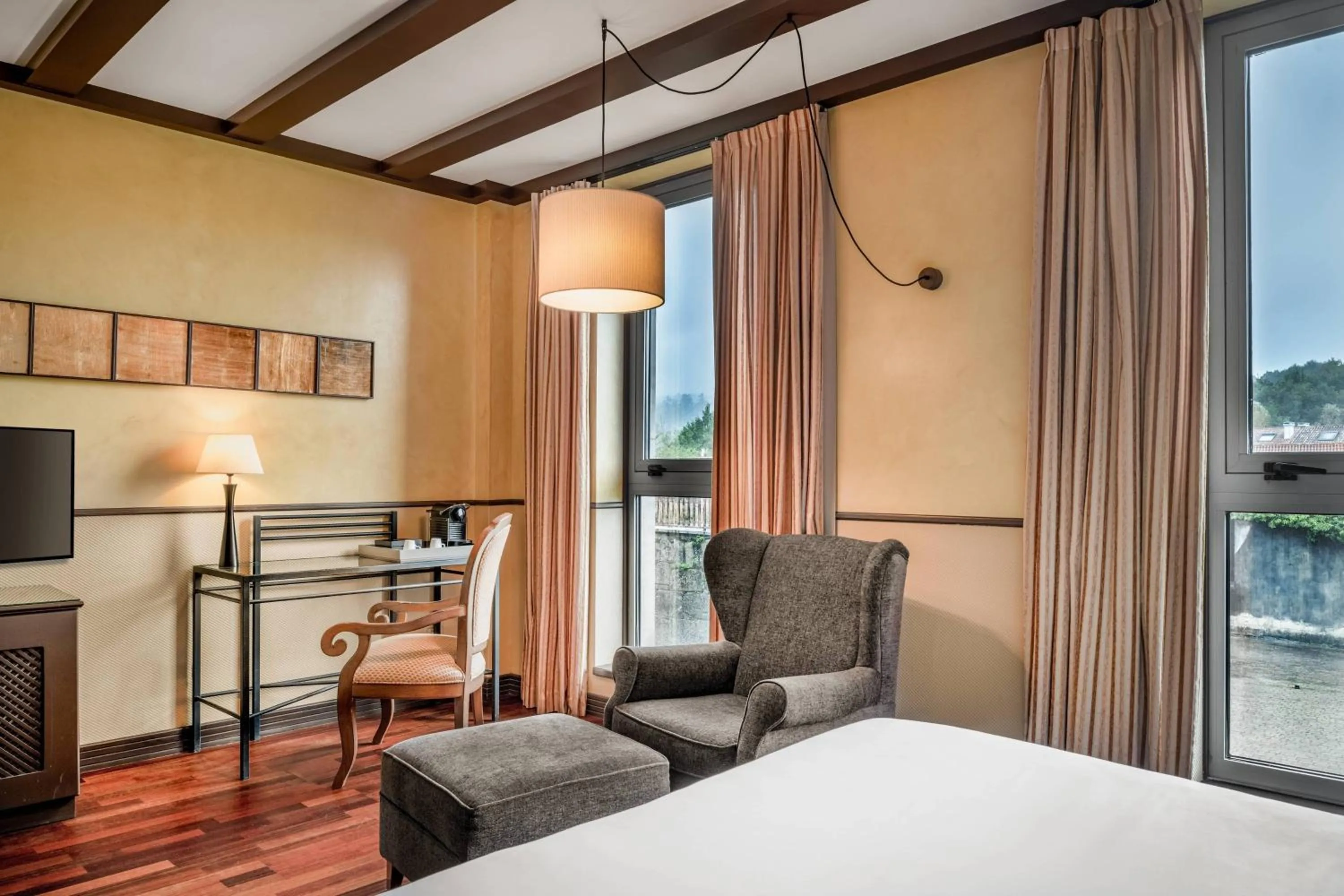 Photo of the whole room, Bed in Hotel Palacio del Carmen, Autograph Collection