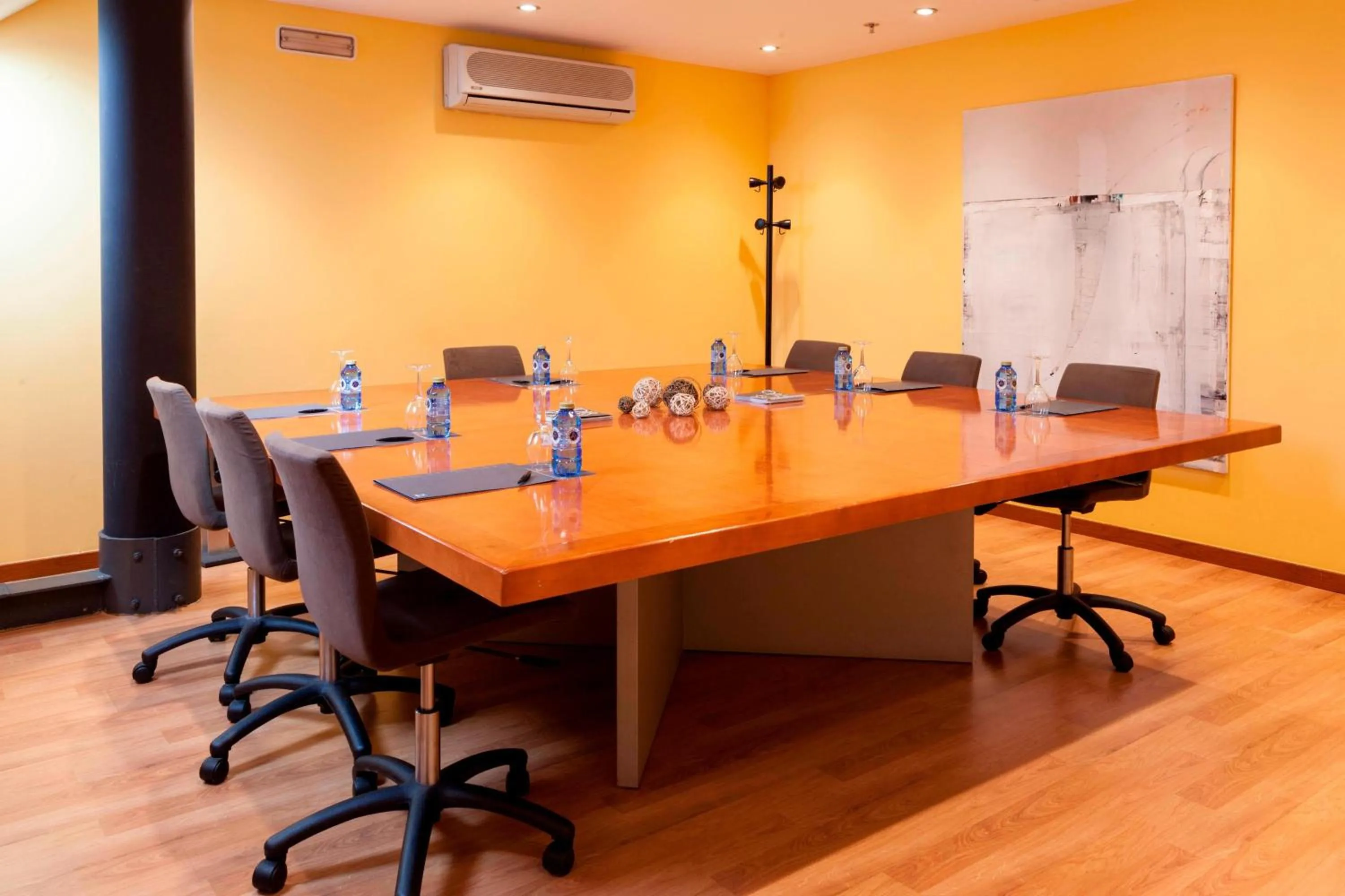 Meeting/conference room in AC Hotel León San Antonio by Marriott