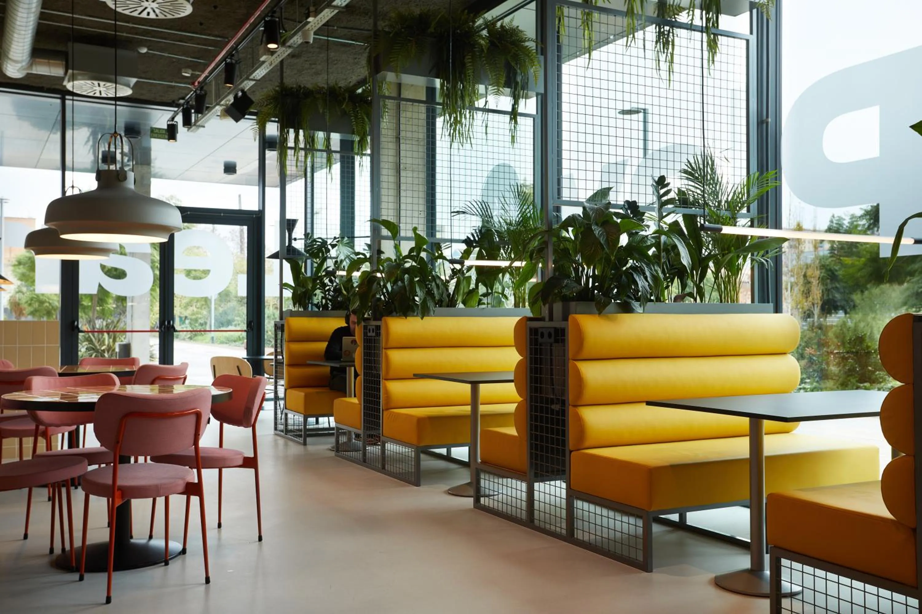 Seating area in The Social Hub Barcelona Poblenou
