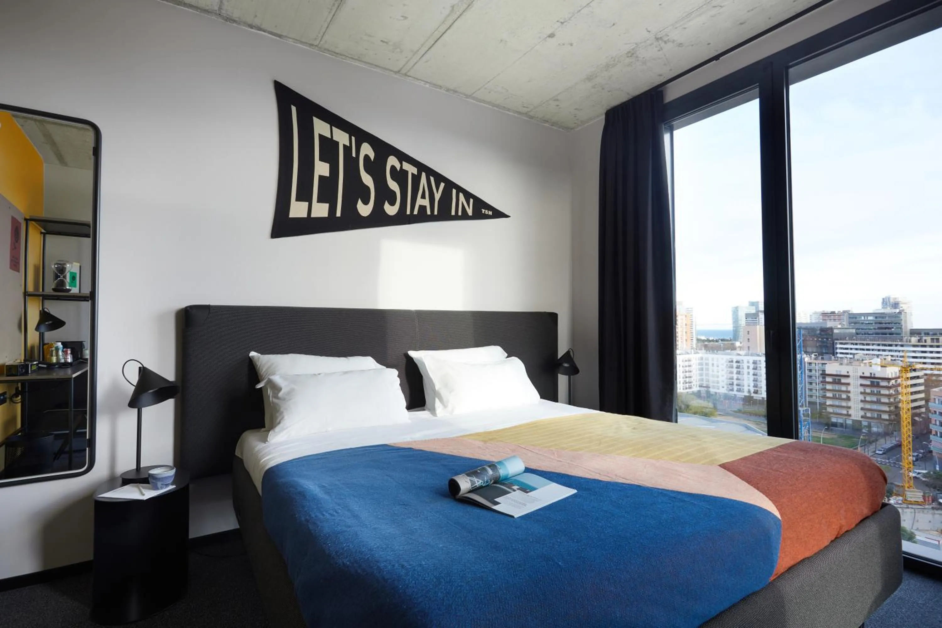 Standard King Room in The Social Hub Barcelona Poblenou