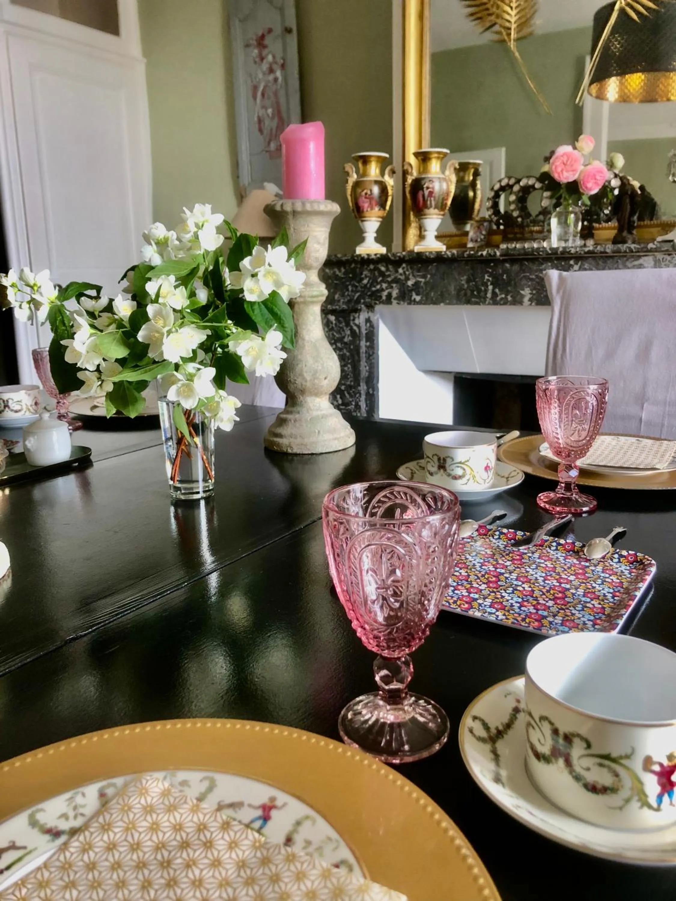 Breakfast in Au 16 Place Saint Louis