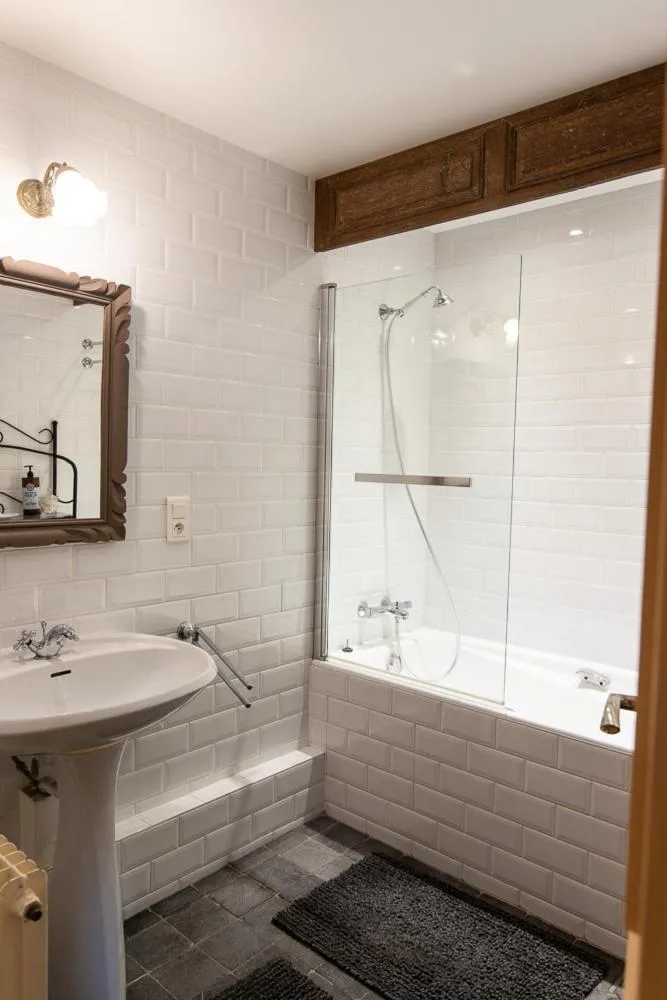 Au 16 Place Saint Louis