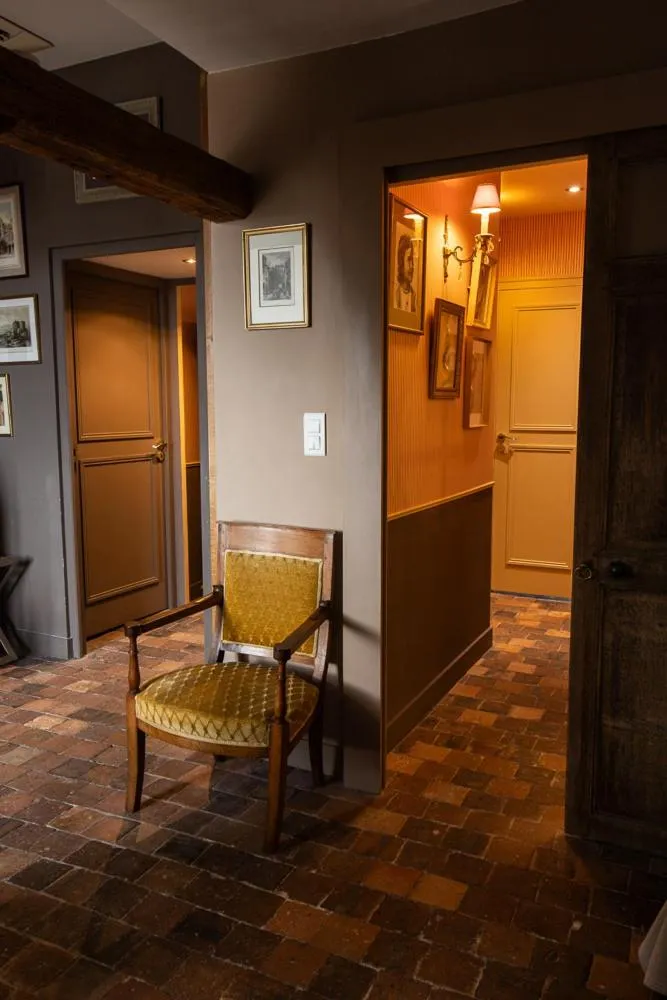 Au 16 Place Saint Louis