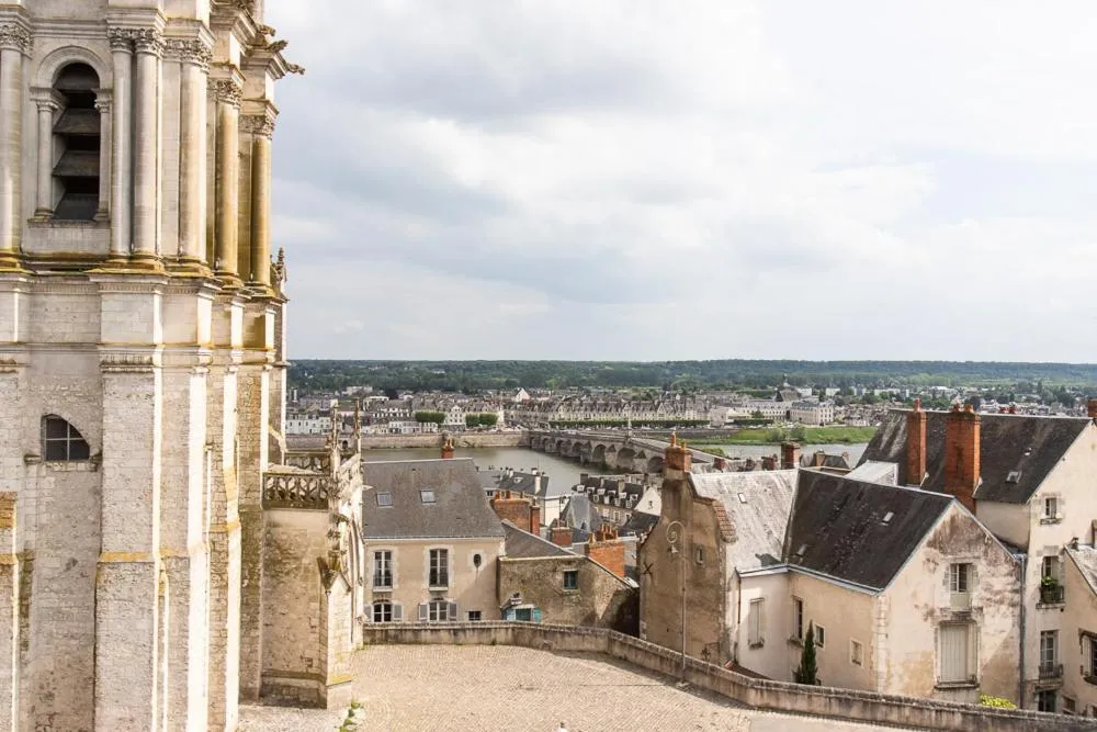 Au 16 Place Saint Louis