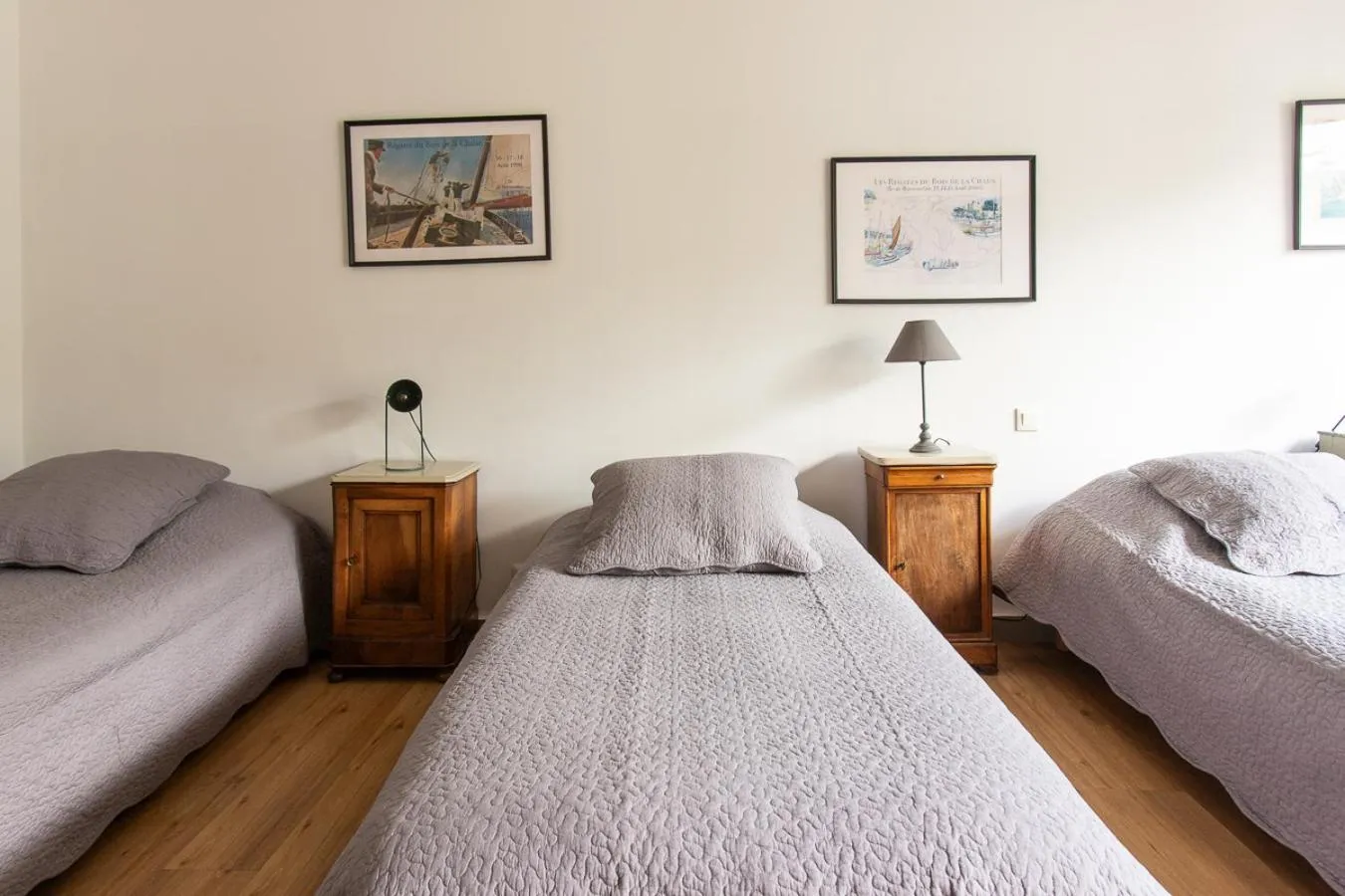 Bed in Au 16 Place Saint Louis