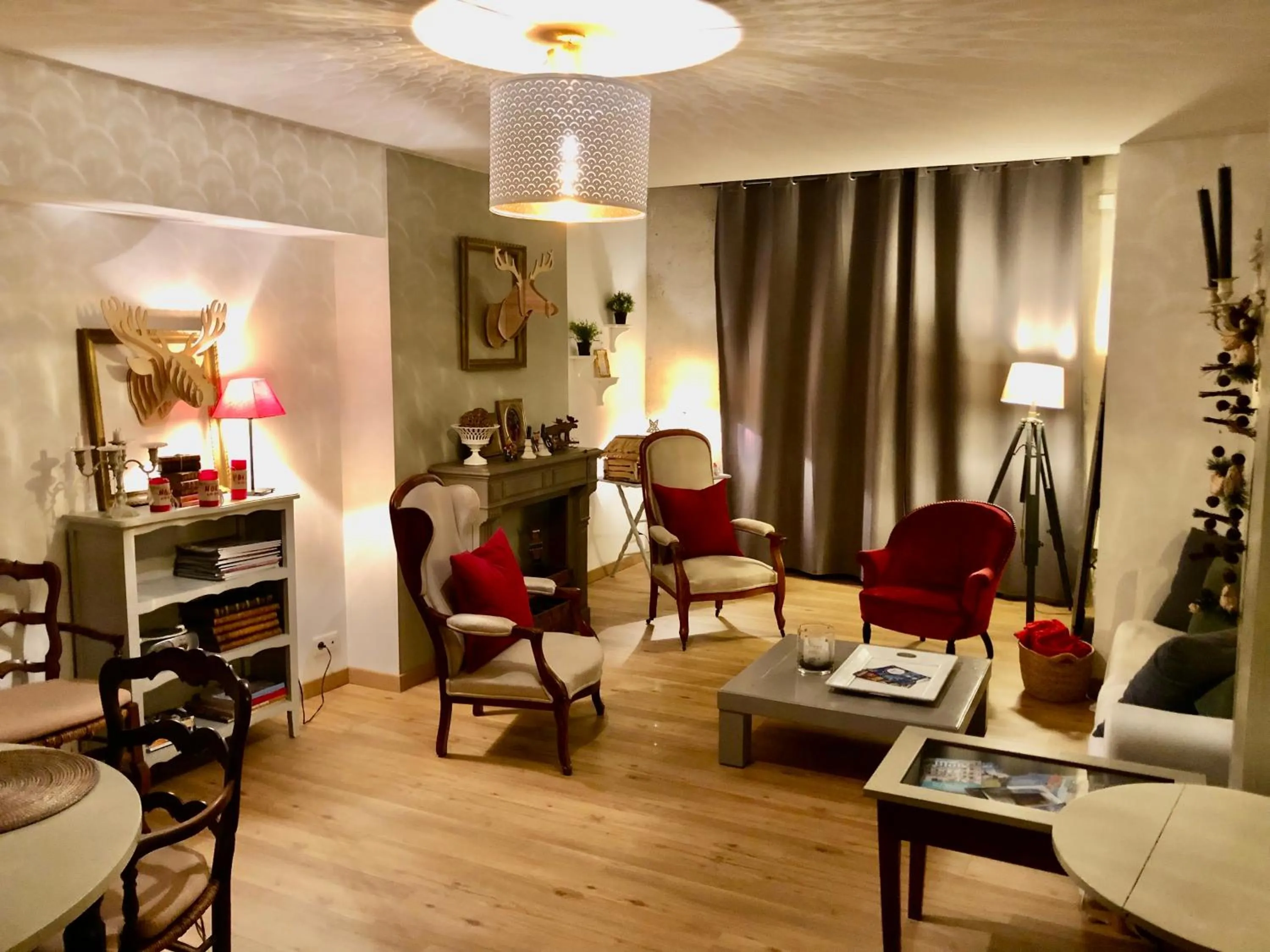 Au 16 Place Saint Louis