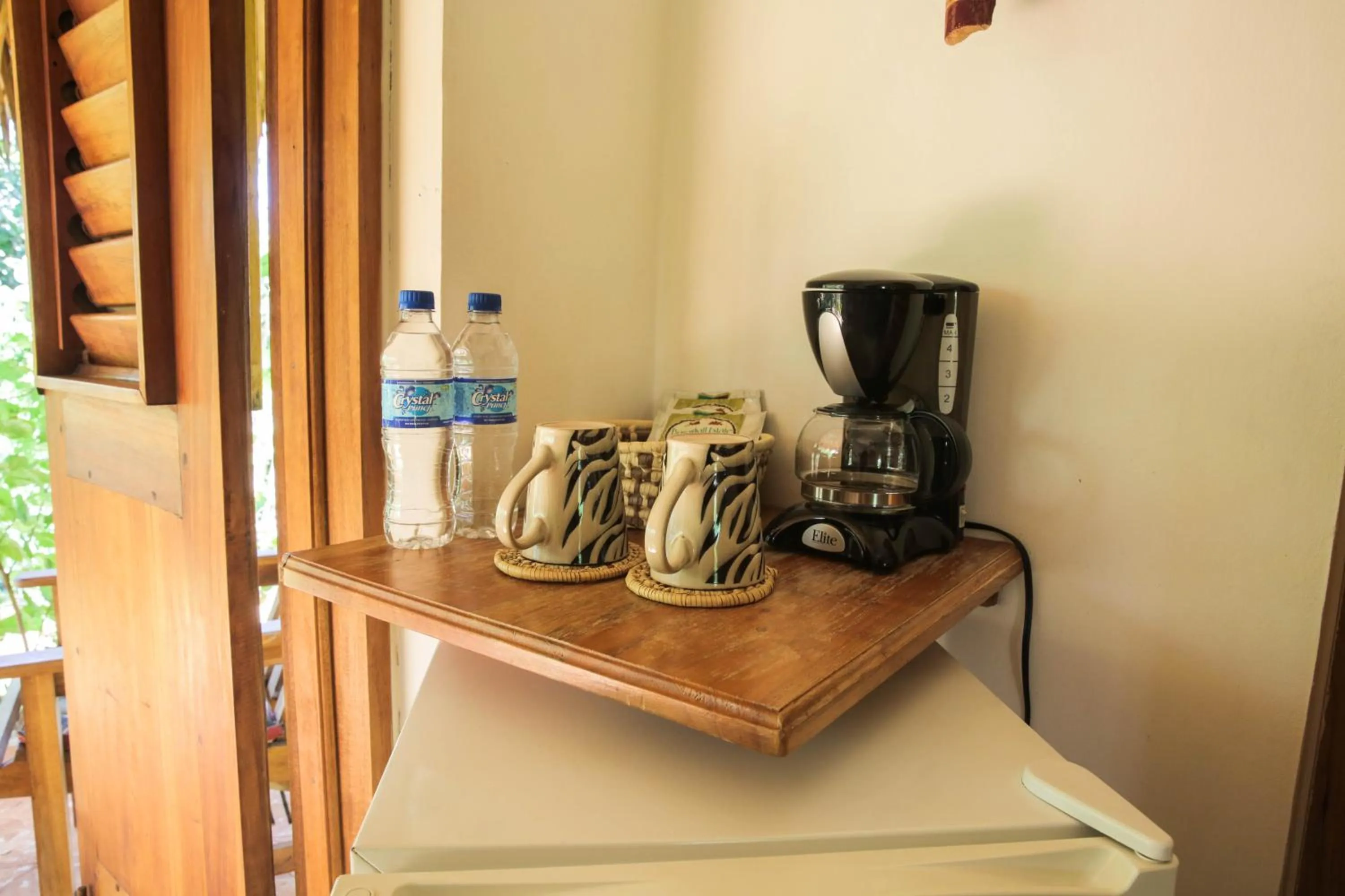 Coffee/tea facilities in KuDehya Guesthouse