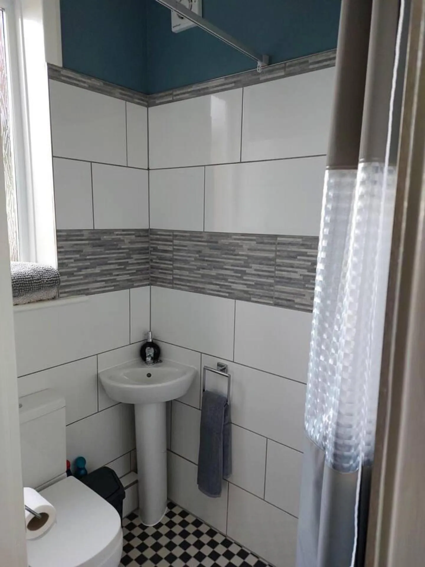Bathroom in 1 Bed - Sleeps 2 - Free Parking - Wi-Fi