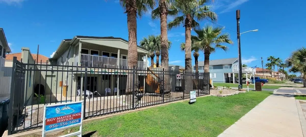 Property building in Bahama Mama House