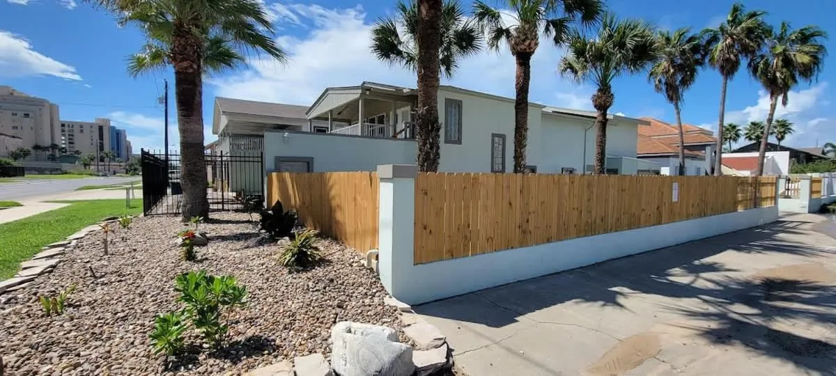 Other in Bahama Mama House