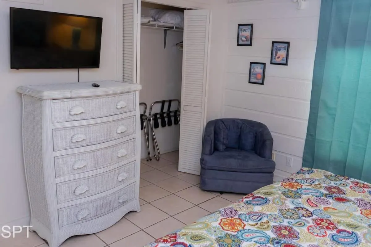 Living room, Bed in Caribbean Vibes House