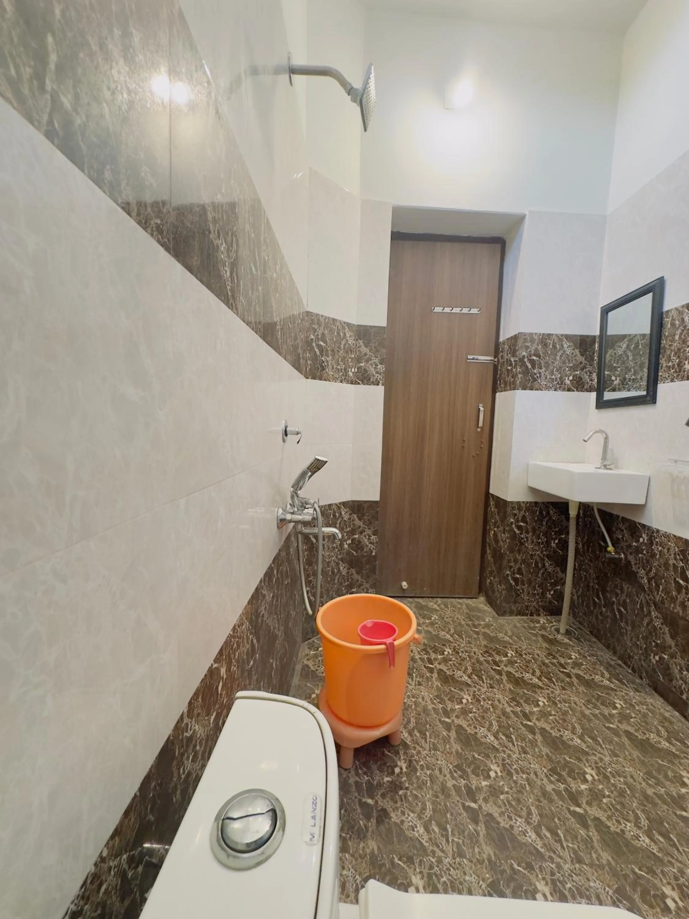 Shower in Relax Inn Jaisalmer