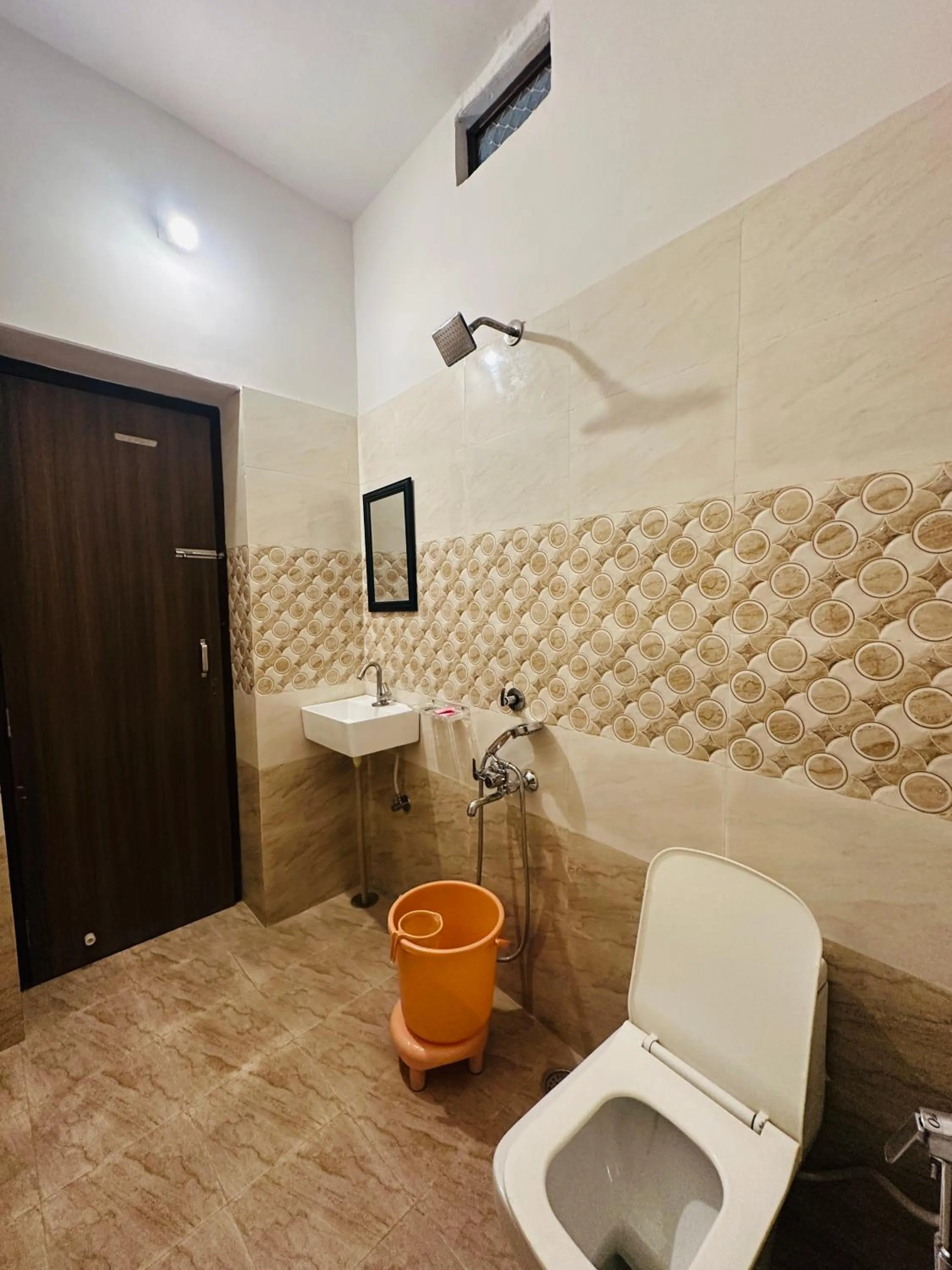 Toilet in Relax Inn Jaisalmer