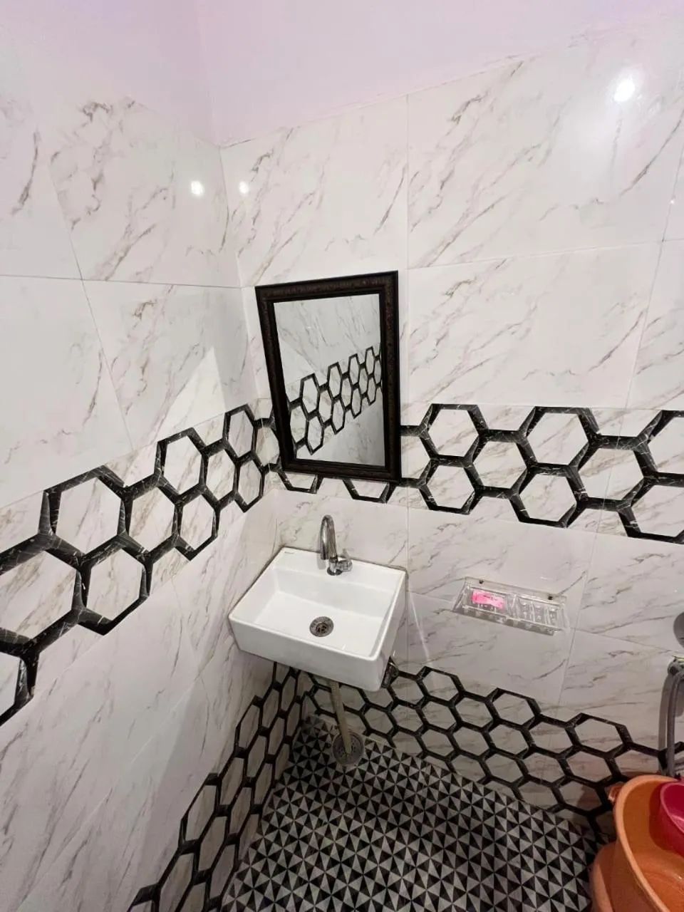 Toilet in Relax Inn Jaisalmer