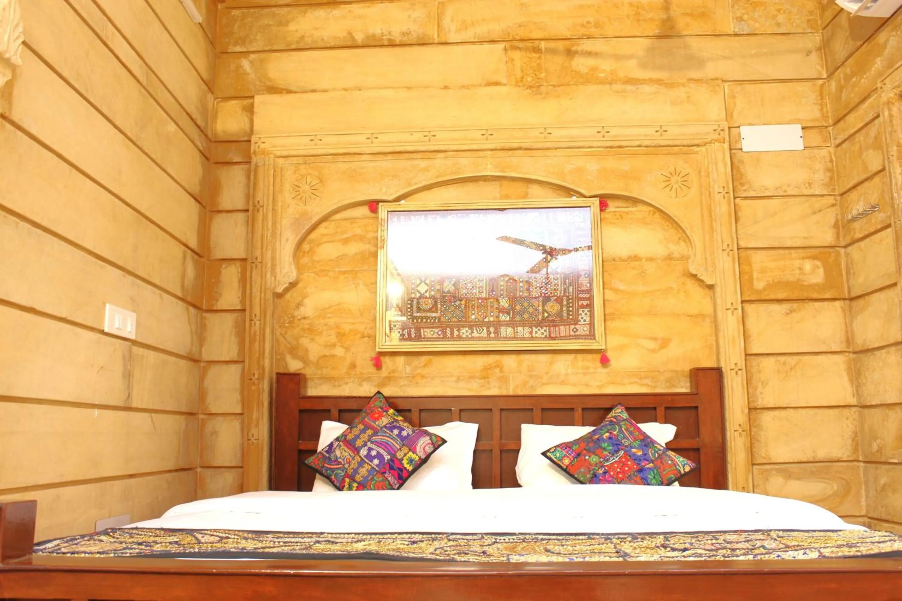 Staff, Bed in Relax Inn Jaisalmer