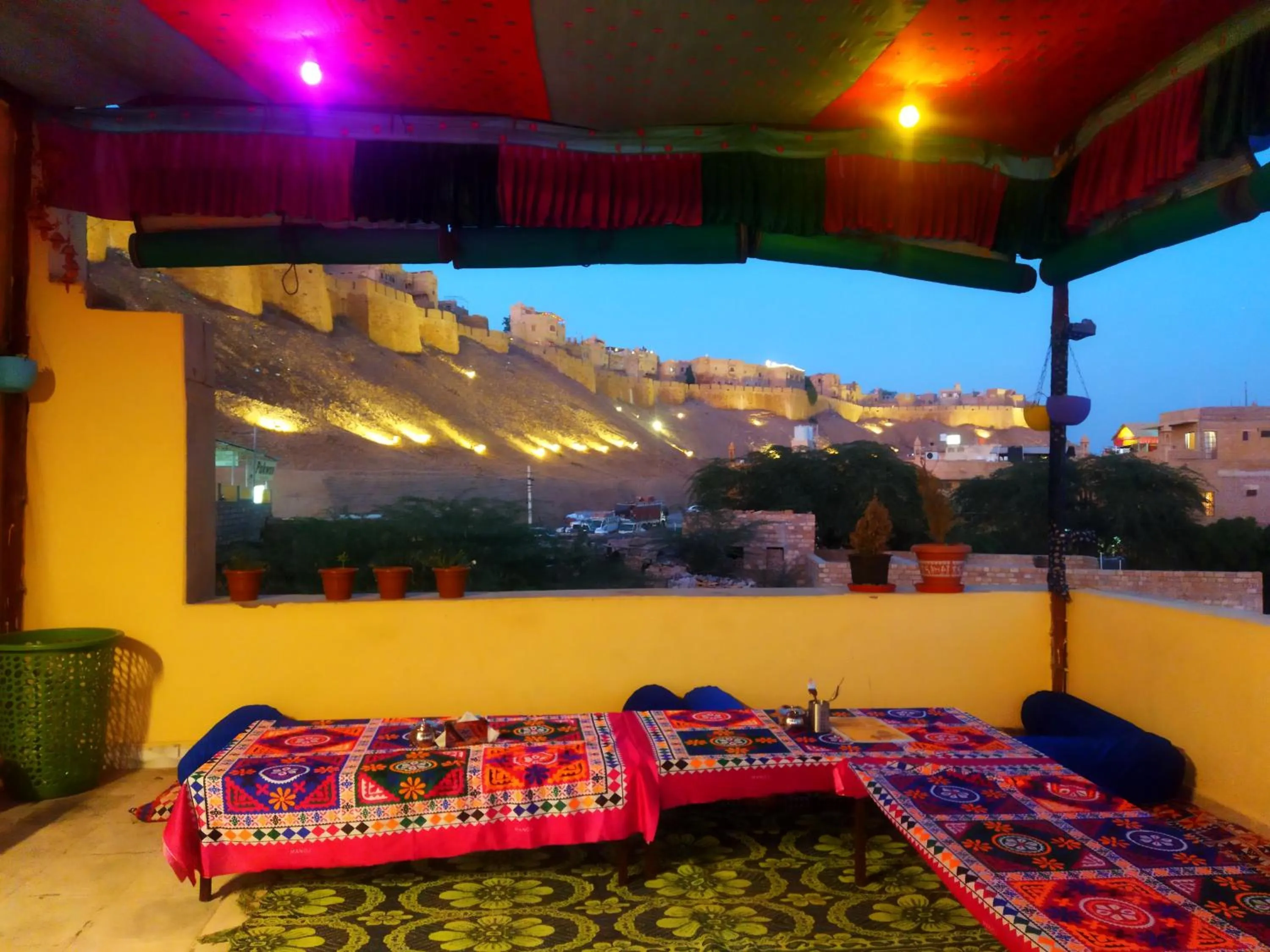 Restaurant/places to eat in Relax Inn Jaisalmer