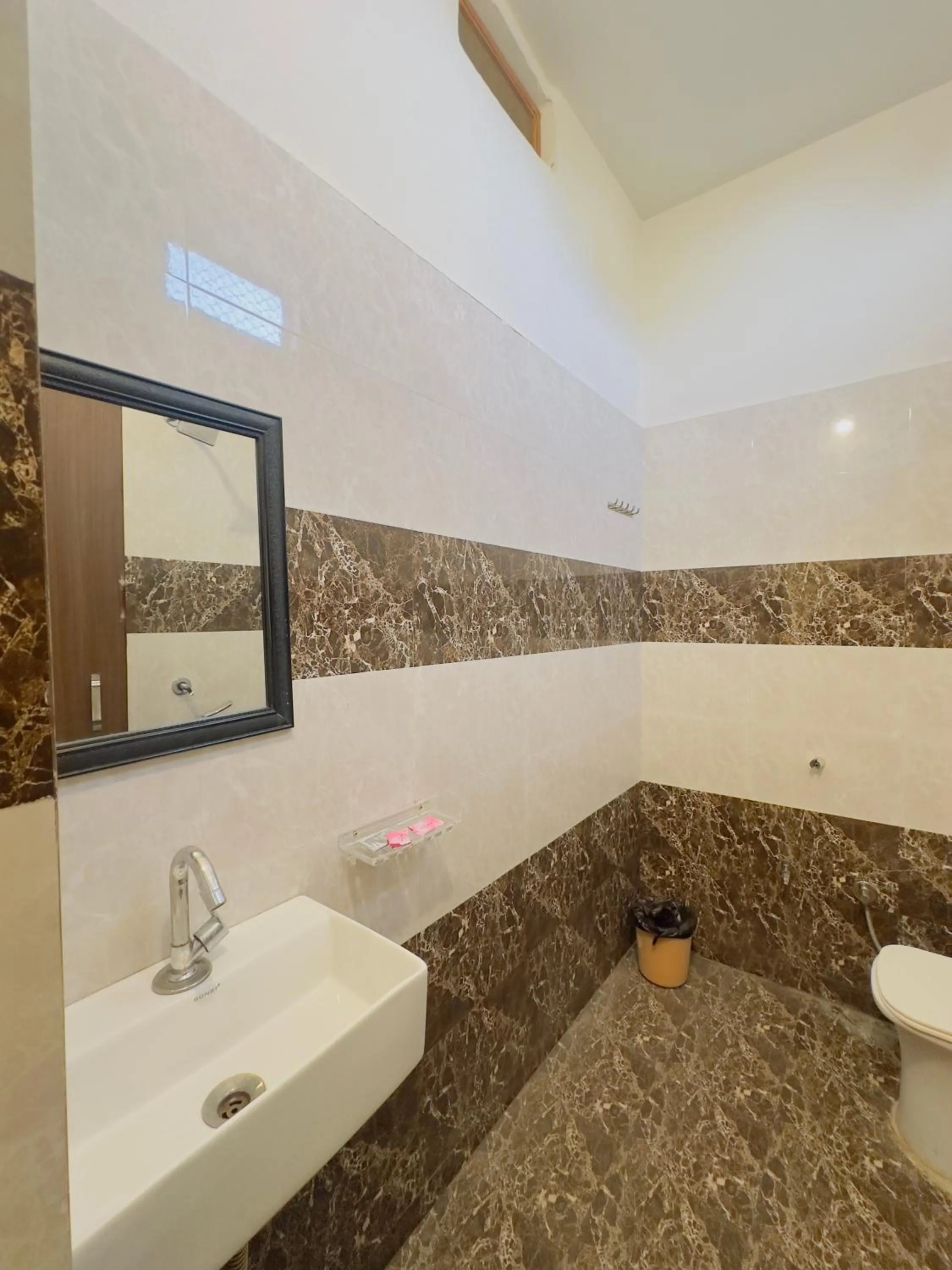 Shower in Relax Inn Jaisalmer