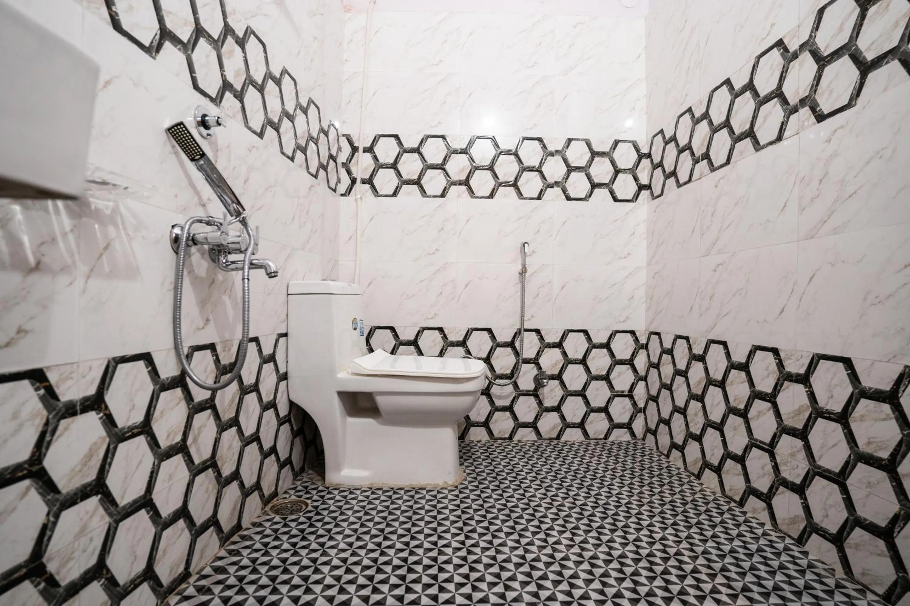 Shower in Relax Inn Jaisalmer