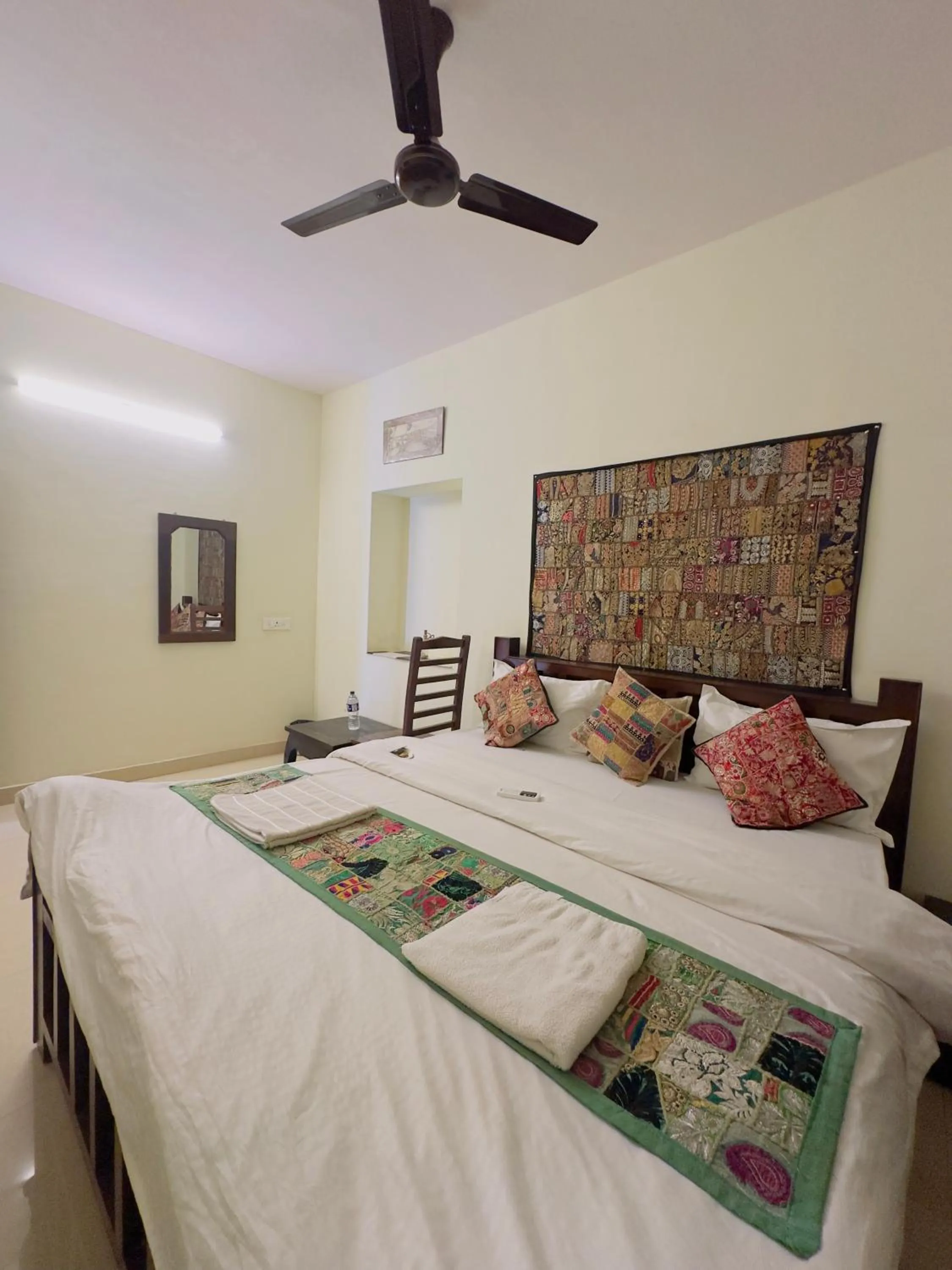 Shower, Bed in Relax Inn Jaisalmer