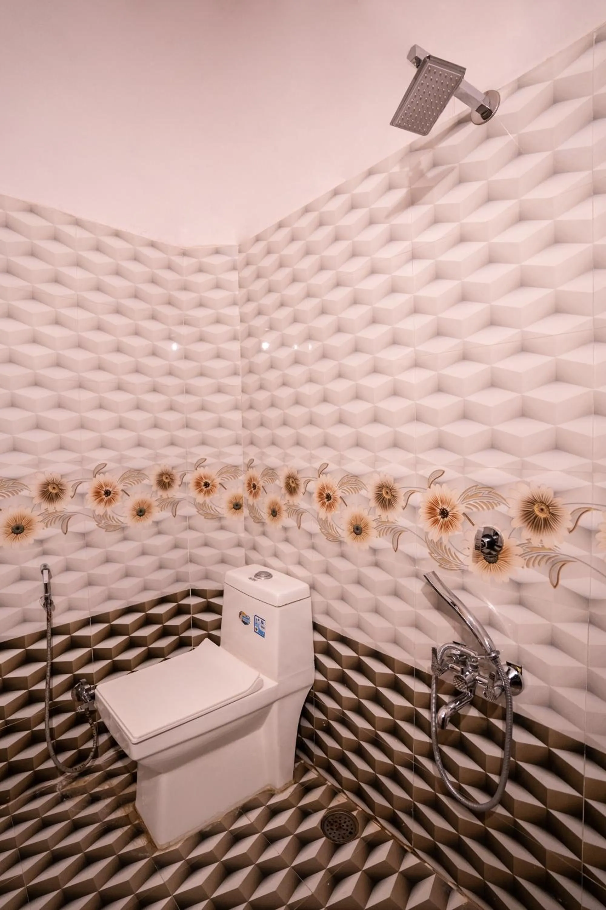 Shower in Relax Inn Jaisalmer