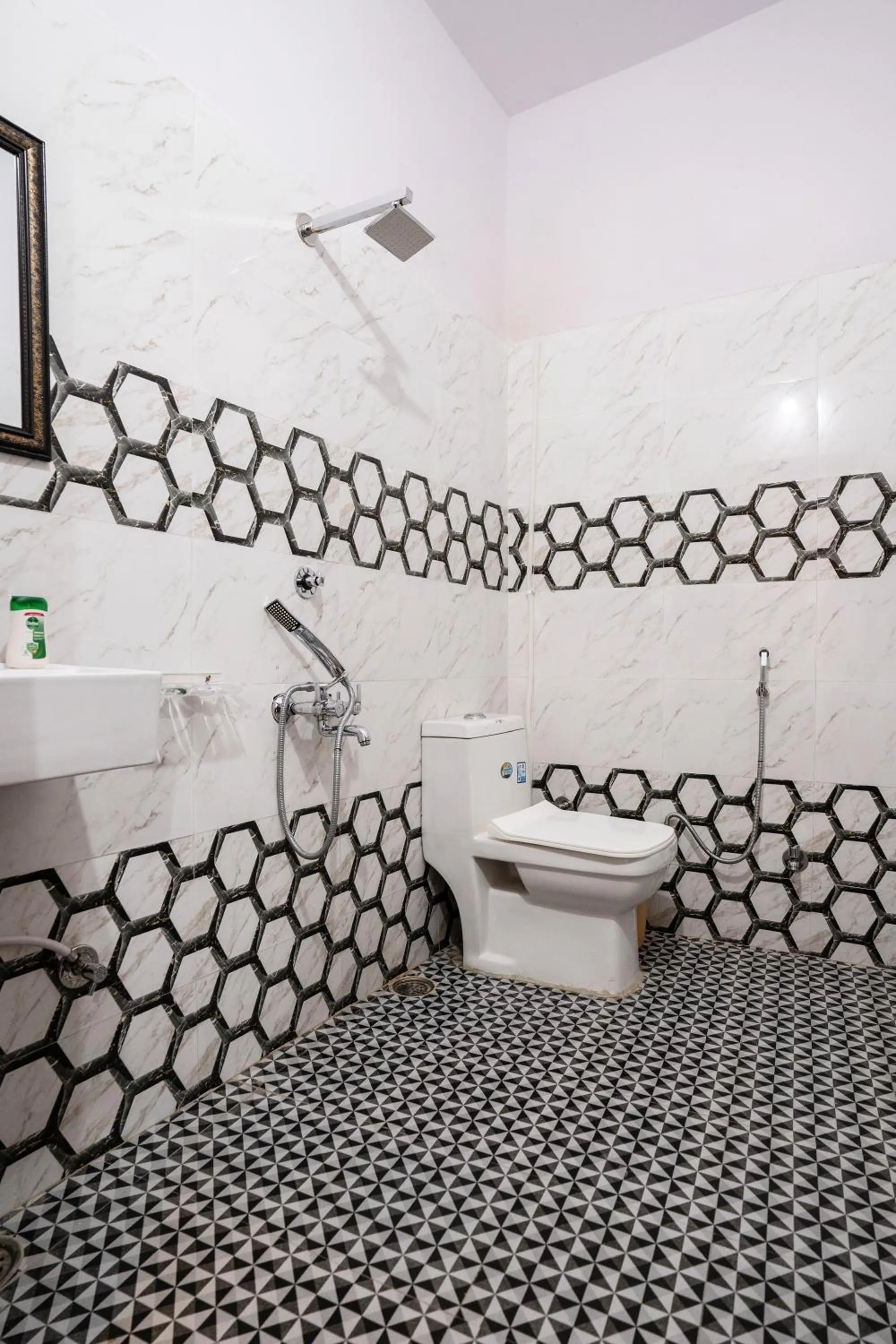 Shower in Relax Inn Jaisalmer