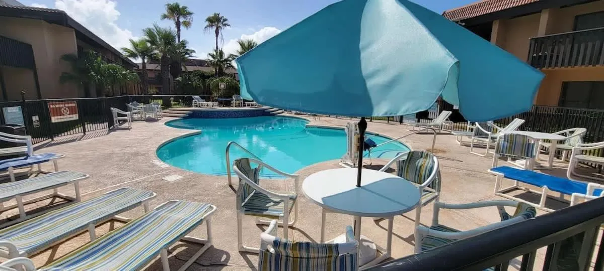 Swimming pool in Tiki Condo 261