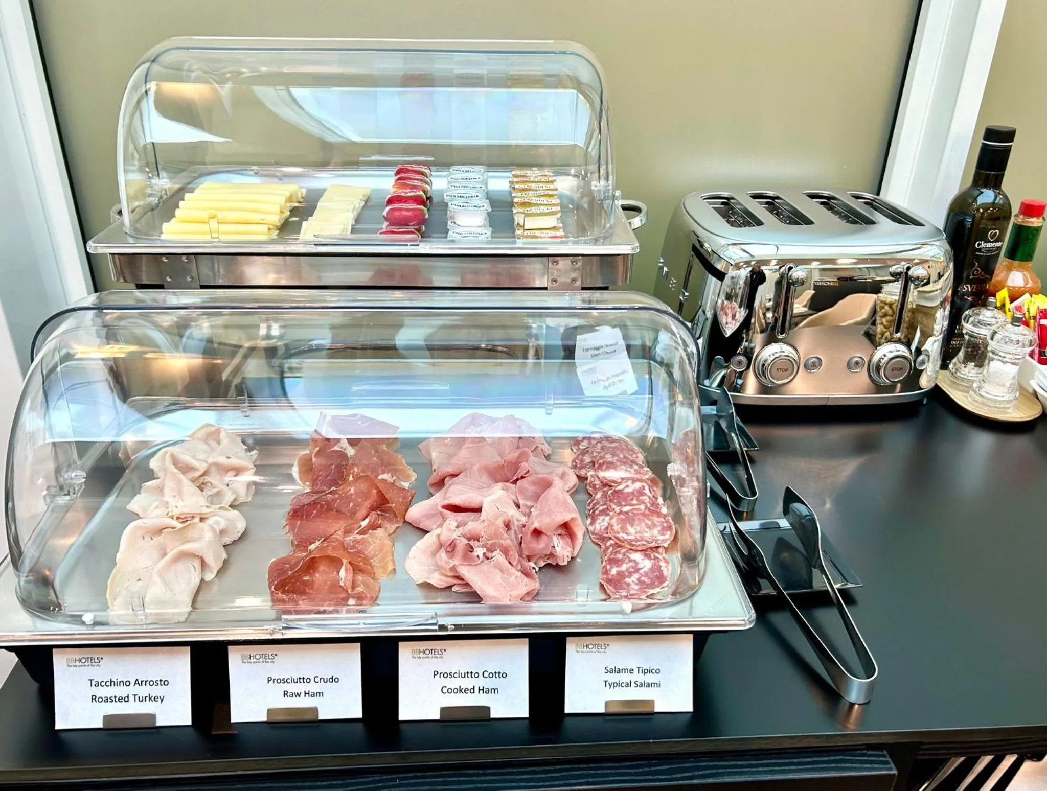 Breakfast in BB Hotels Smarthotel Duomo