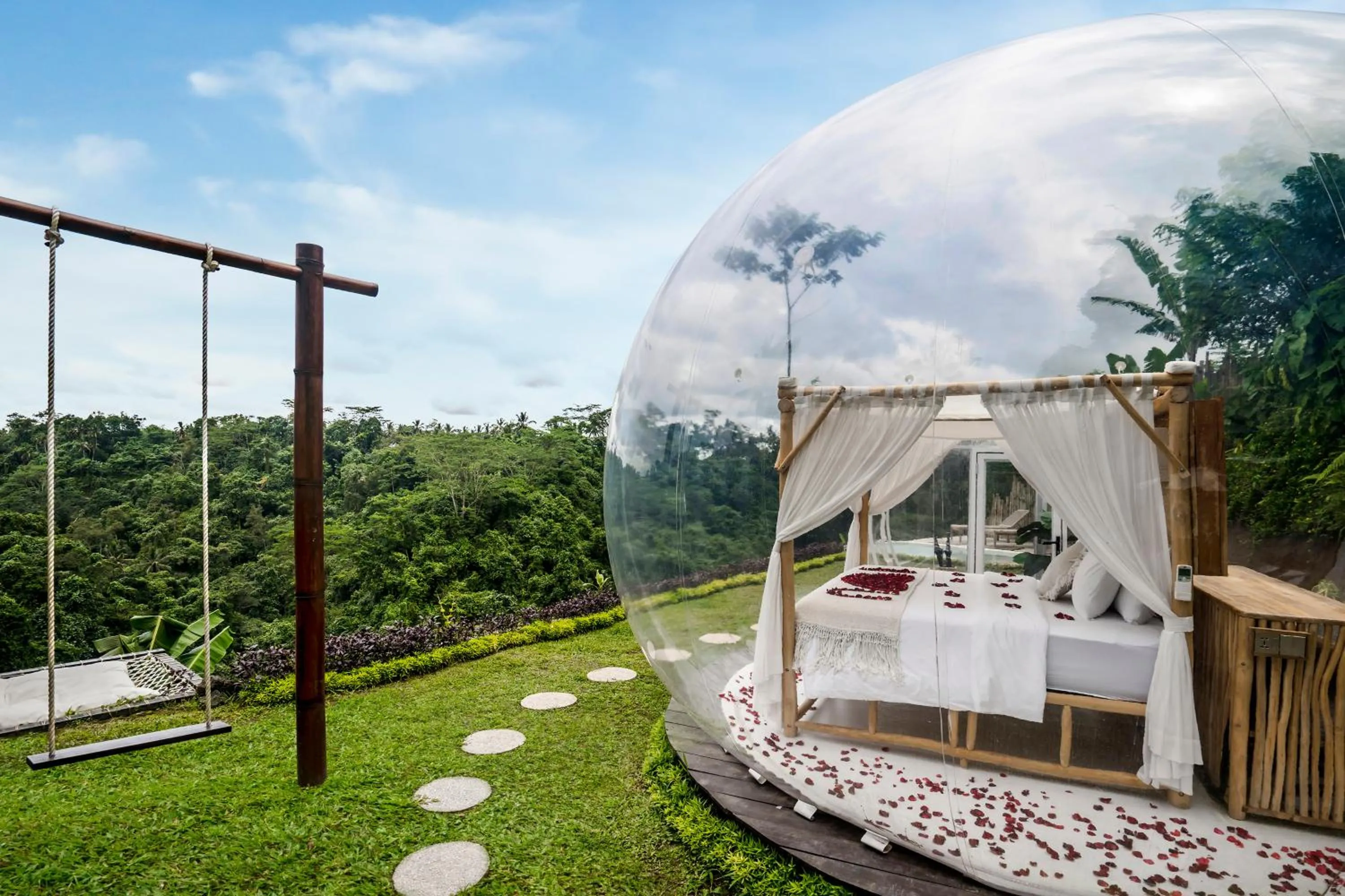 Bed in Bubble Hotel Bali Ubud - Adults Only - New Year's Offer