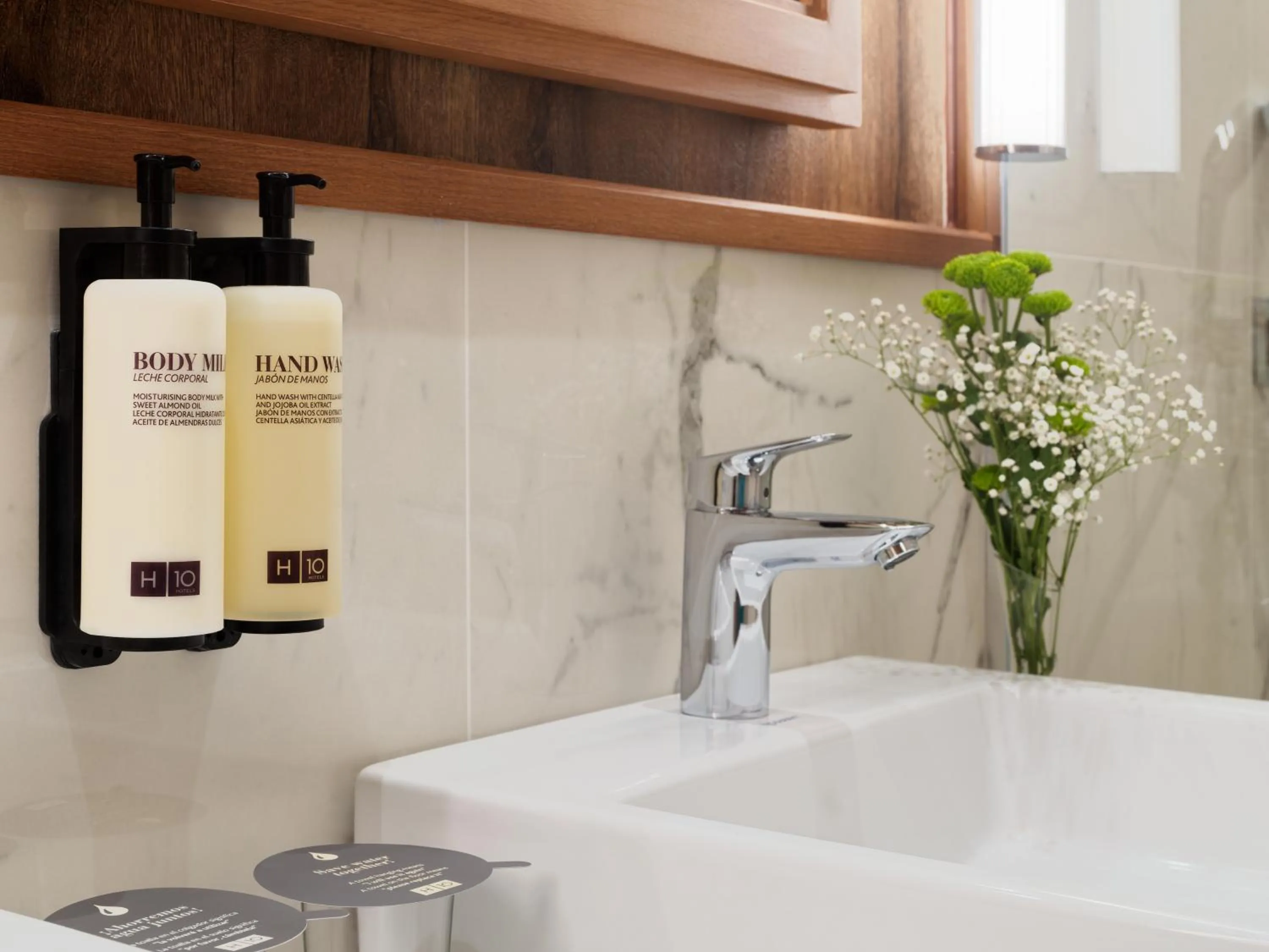 Bathroom in Boutique Hotel H10 Blue Mar - Adults Only