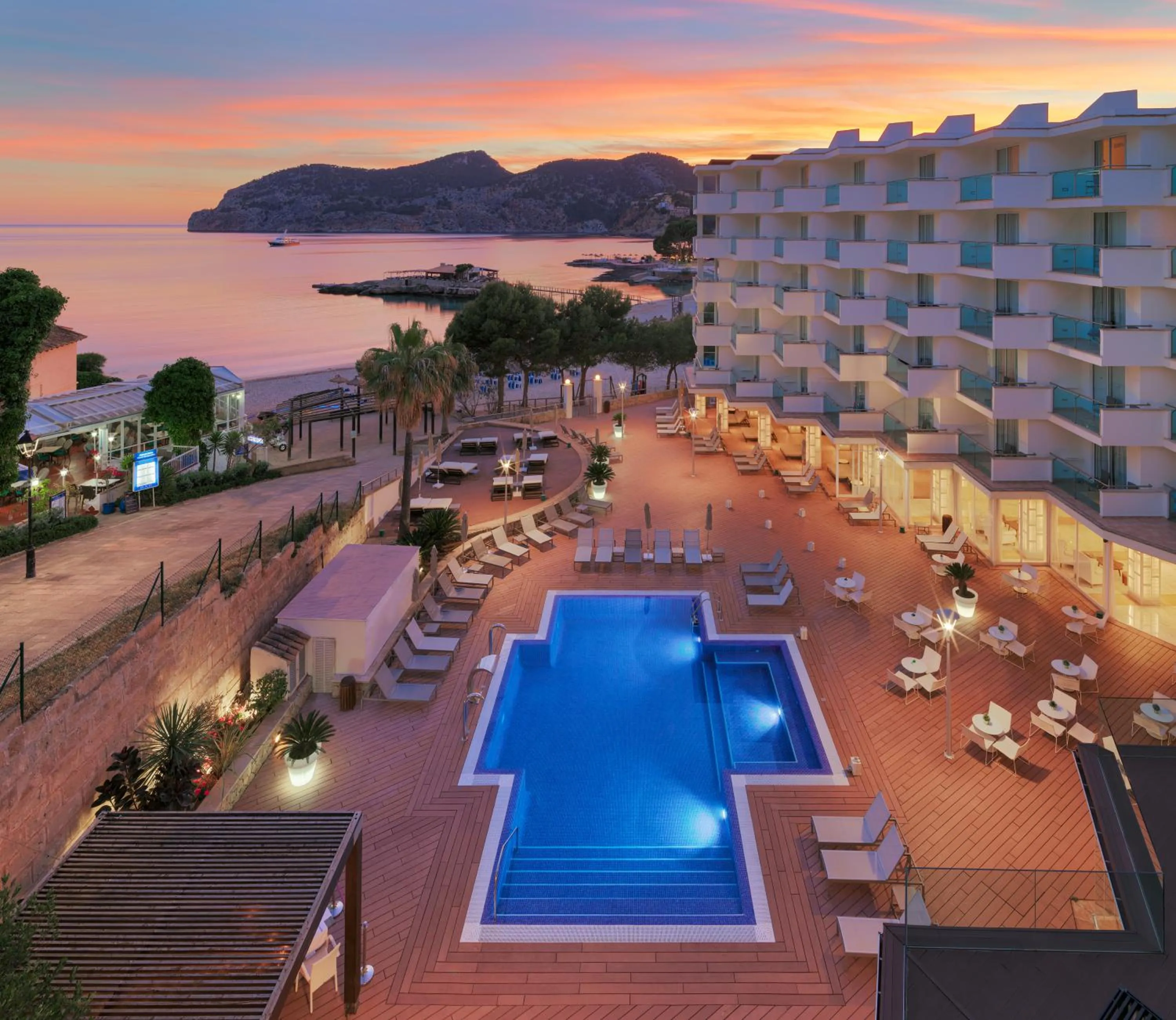 Swimming pool in Boutique Hotel H10 Blue Mar - Adults Only