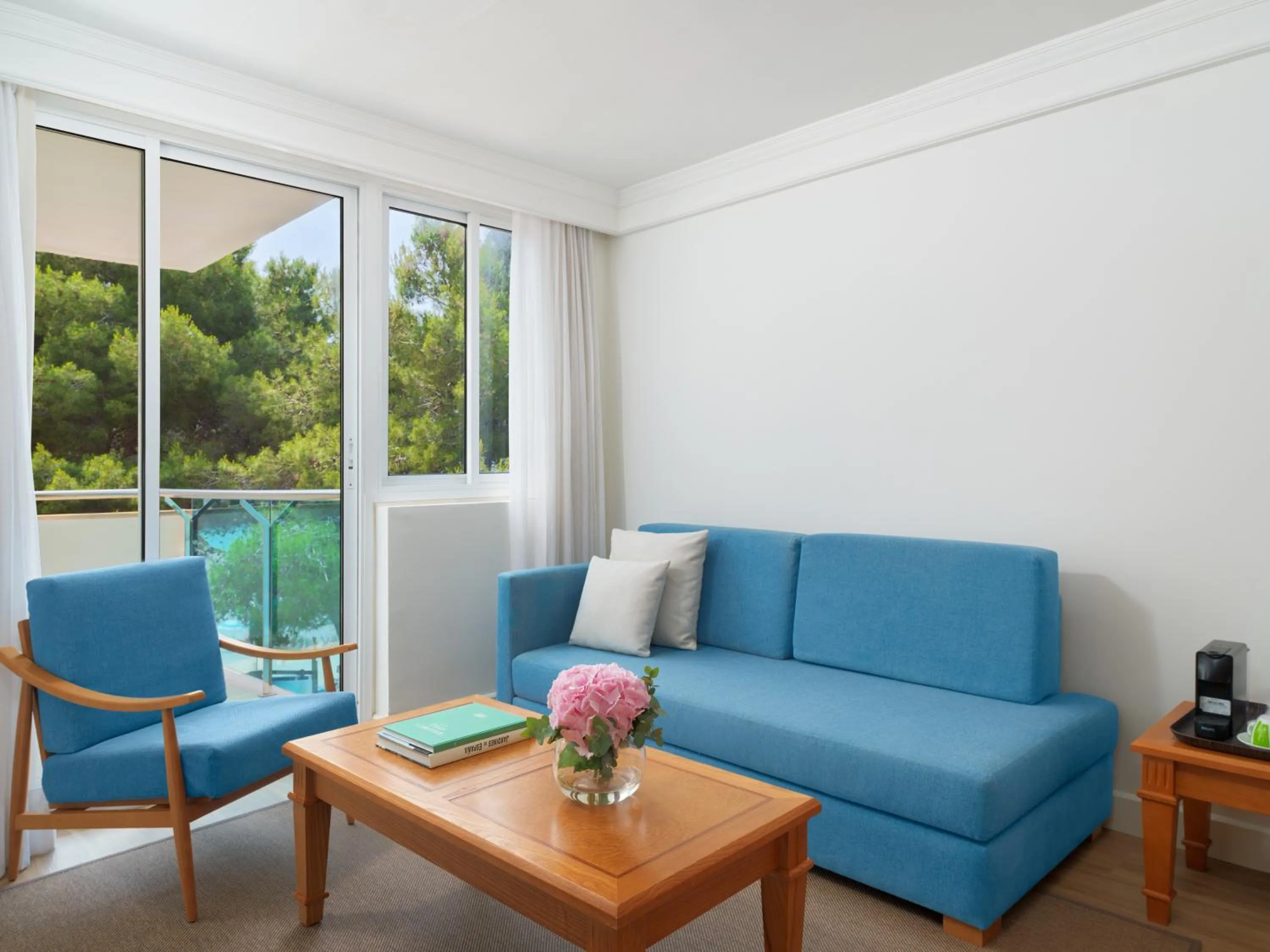Living room in Boutique Hotel H10 Blue Mar - Adults Only