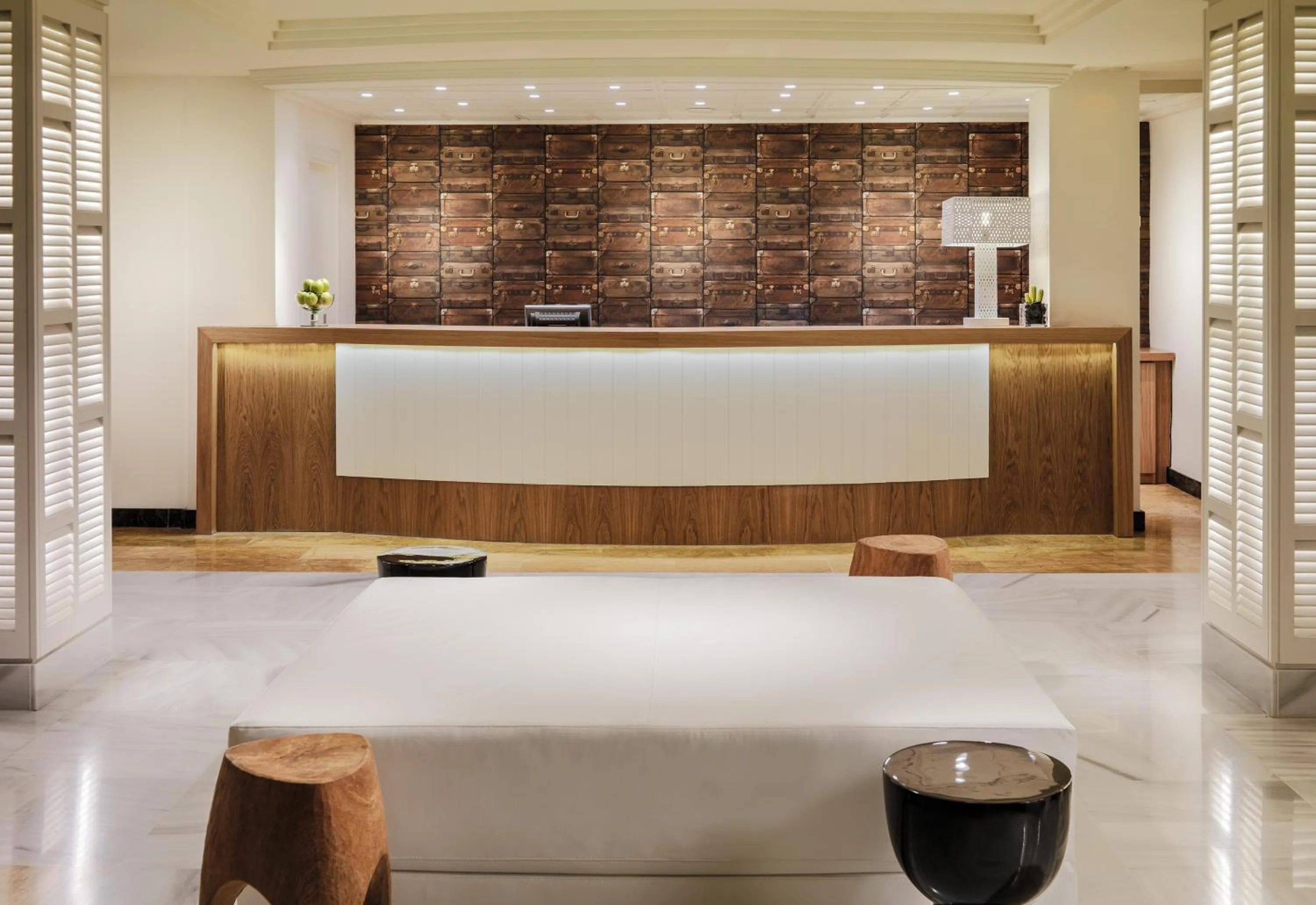 Lobby or reception in Boutique Hotel H10 Blue Mar - Adults Only