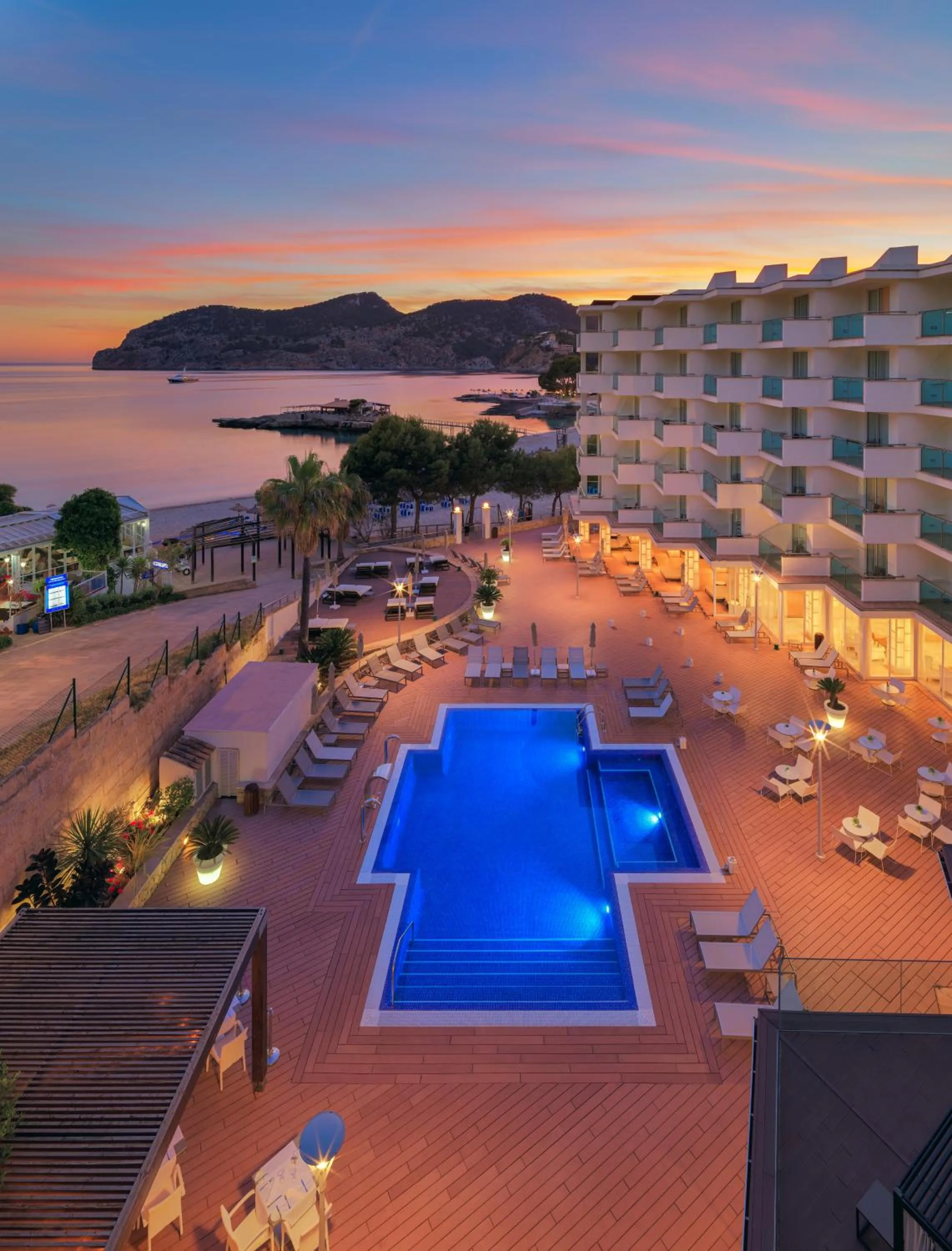 Swimming pool in Boutique Hotel H10 Blue Mar - Adults Only