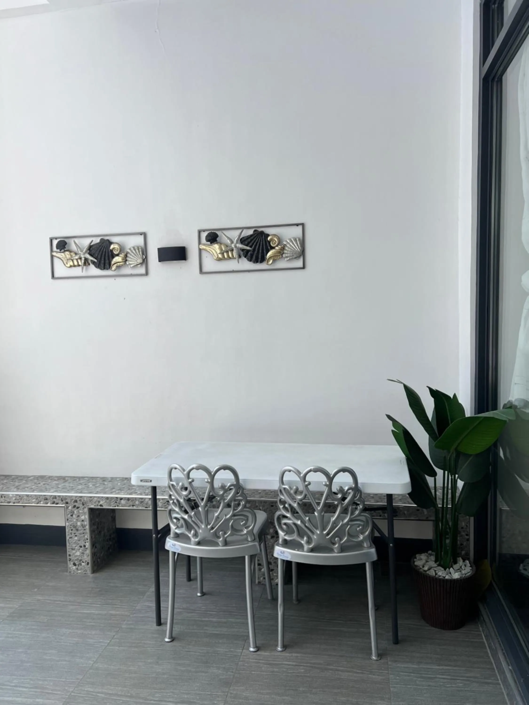 Patio in Dampa Poolside Events & Accommodation