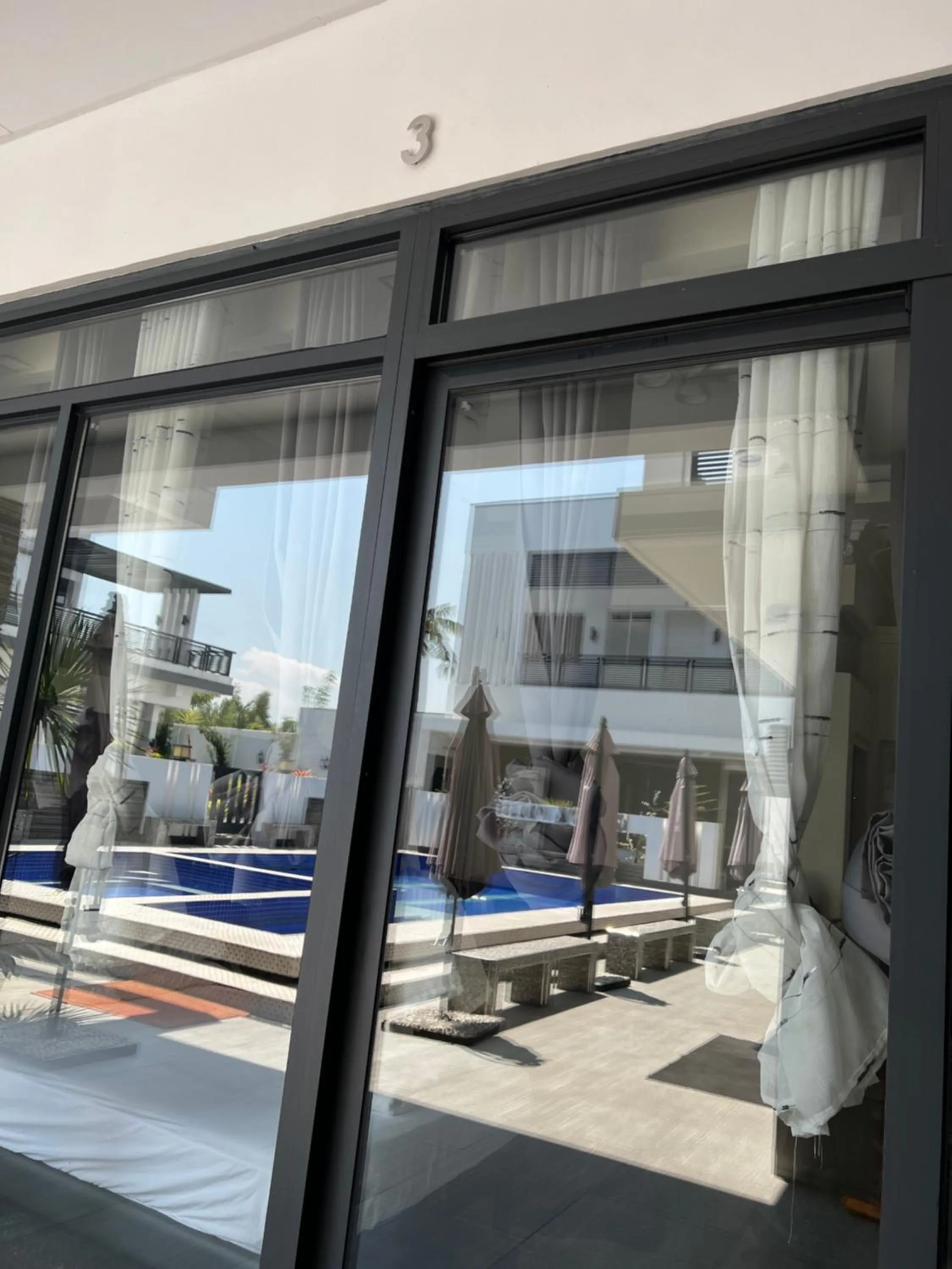 Day in Dampa Poolside Events & Accommodation