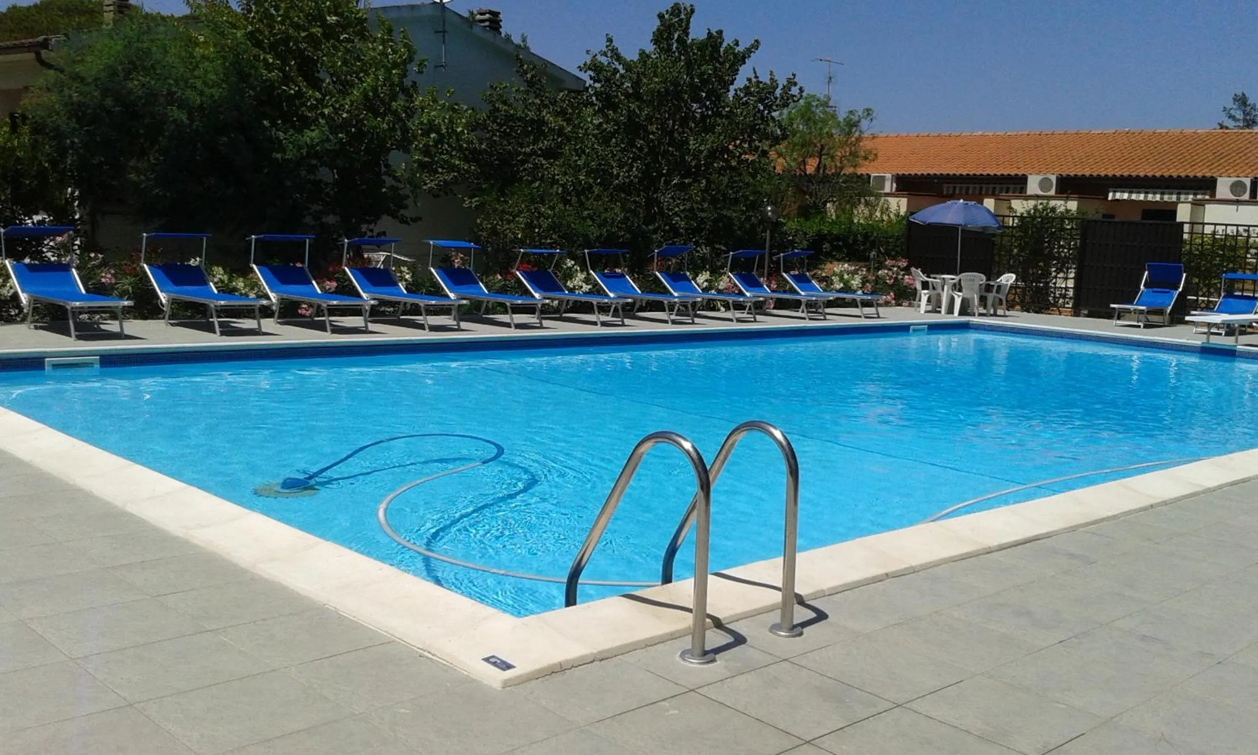 Swimming pool in Hotel Lilly