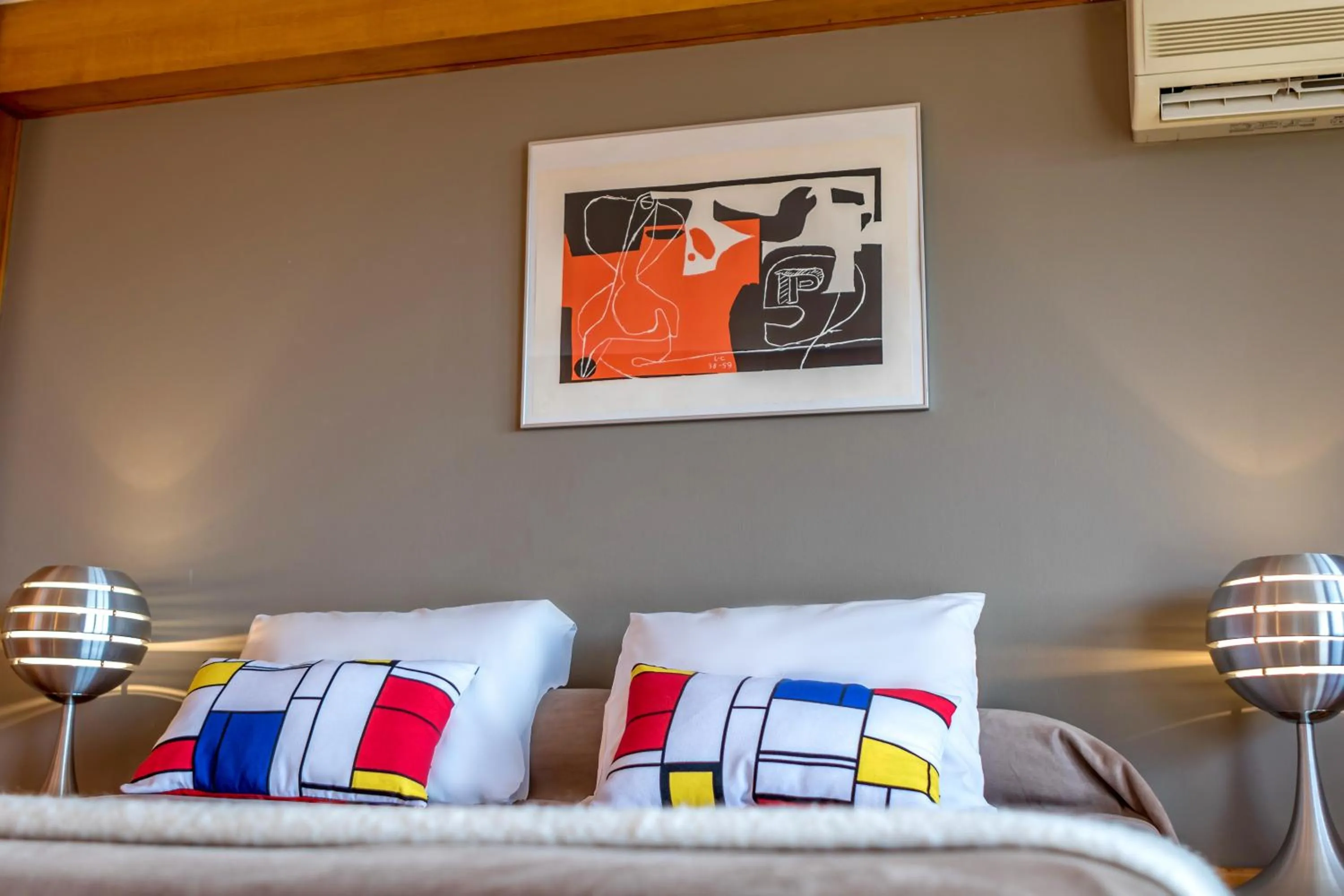 Bedroom, Bed in Hotel le Corbusier