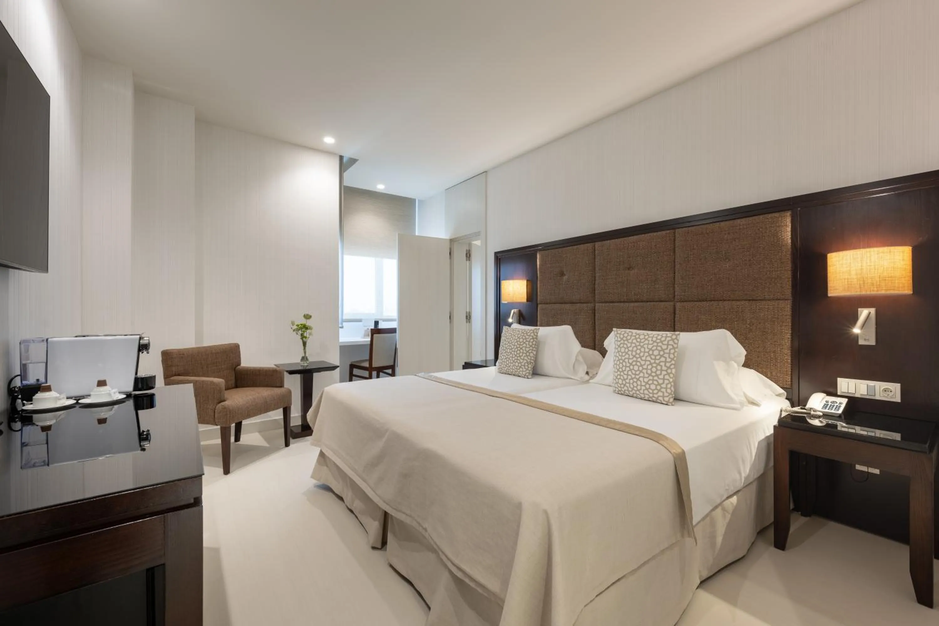 Photo of the whole room, Bed in Hotel Saray