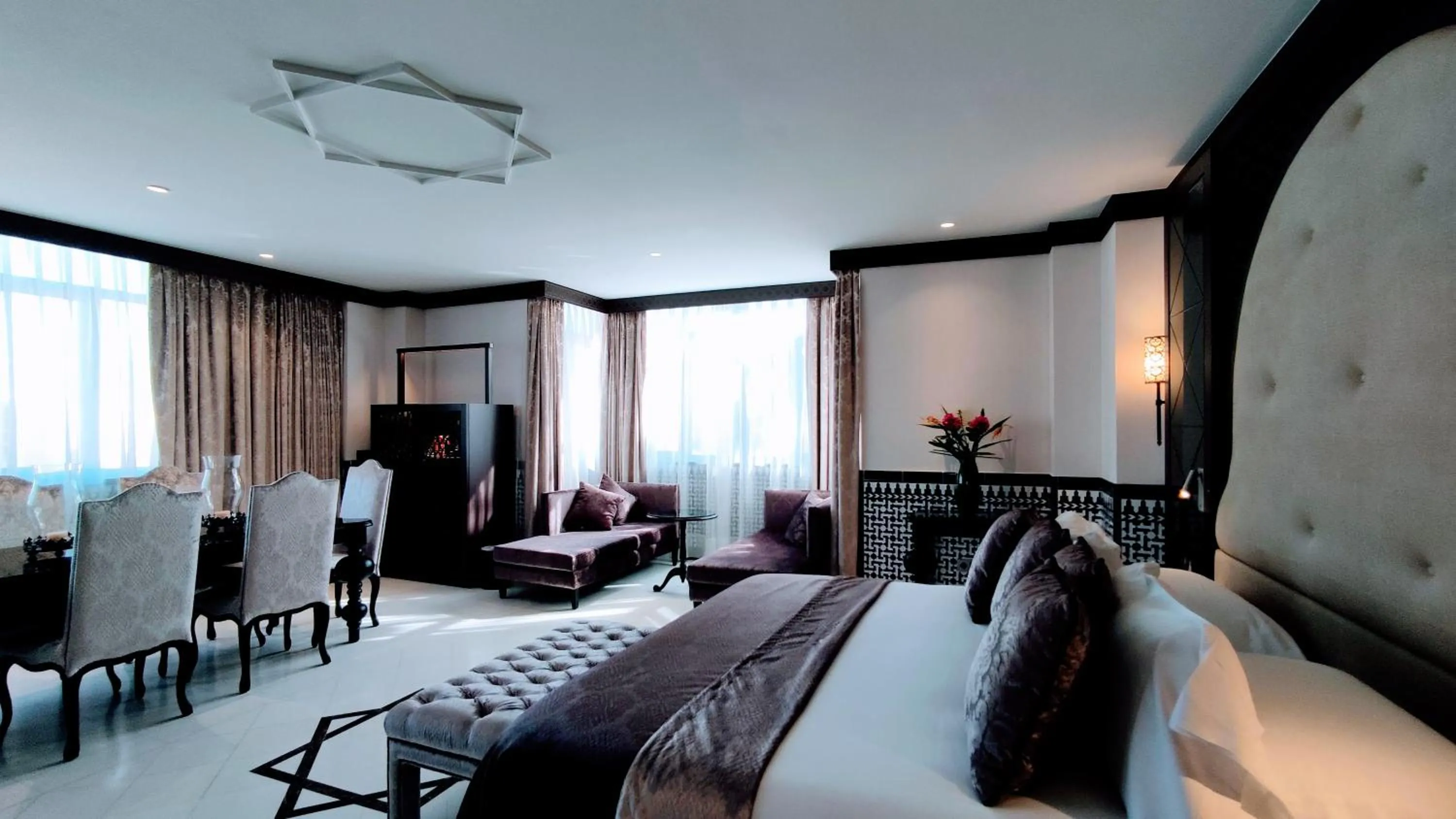 Photo of the whole room, Bed in Hotel Saray