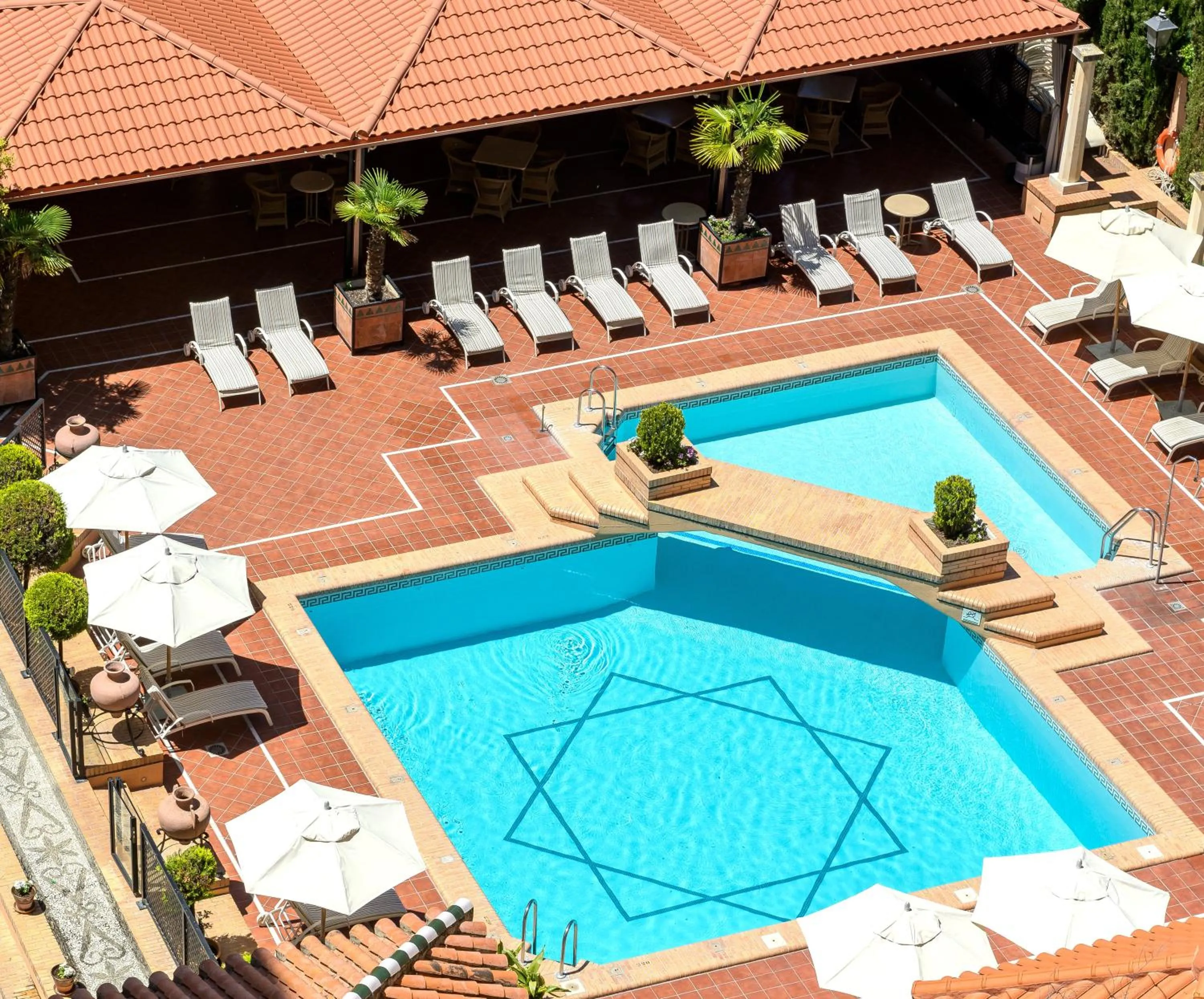 Swimming pool in Hotel Saray