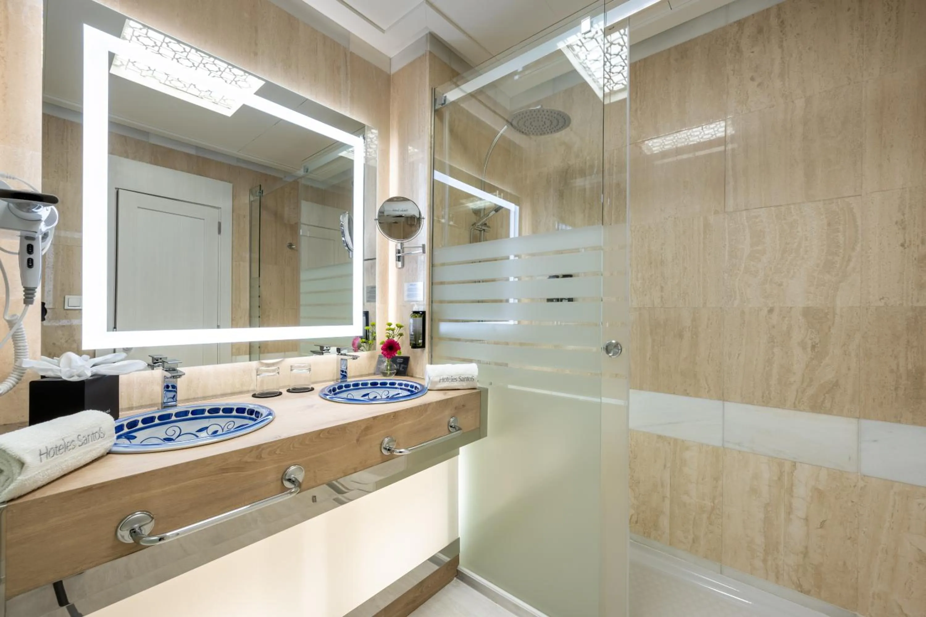 Shower in Hotel Saray