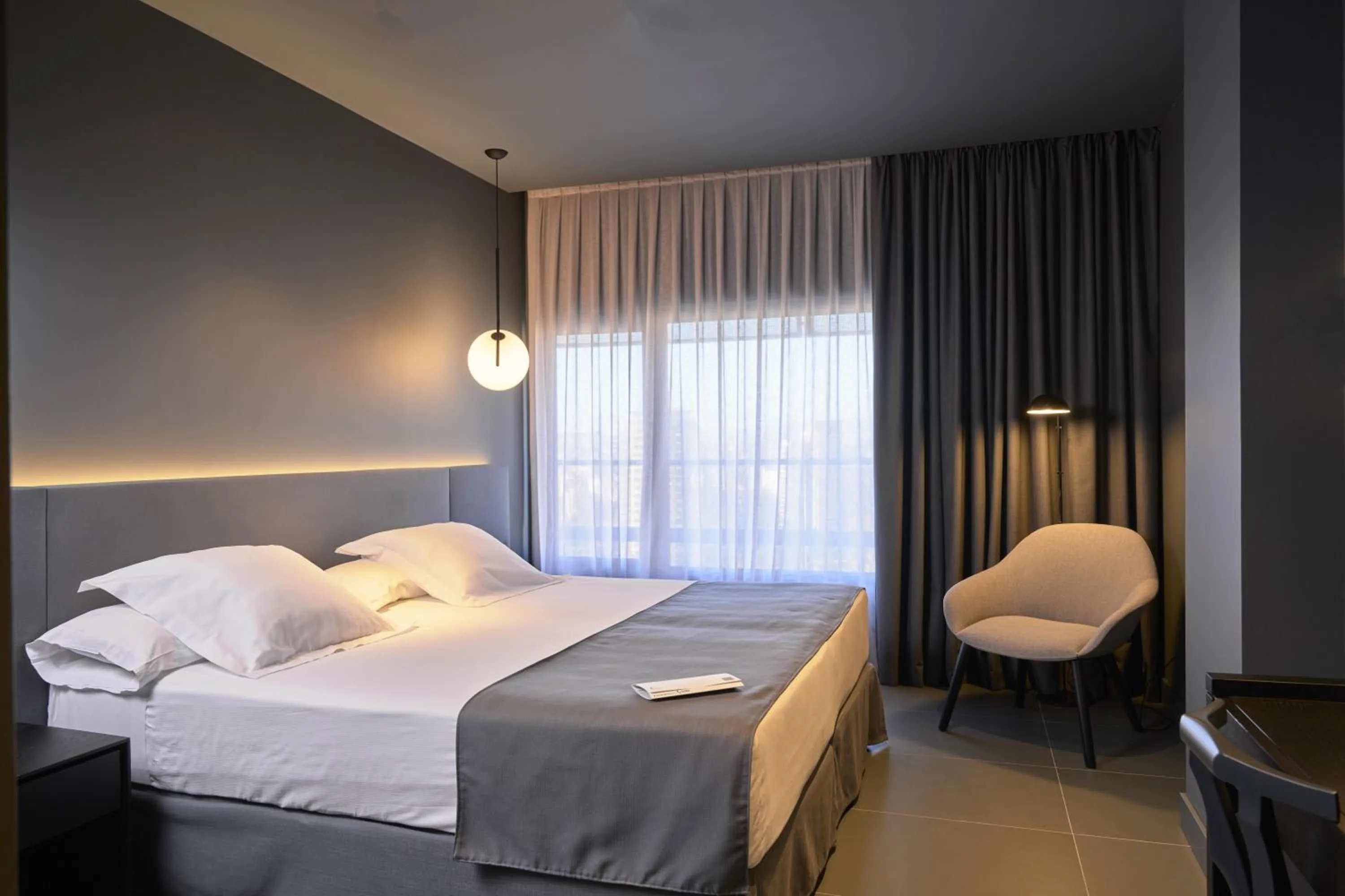 Photo of the whole room, Bed in Barcelona Princess