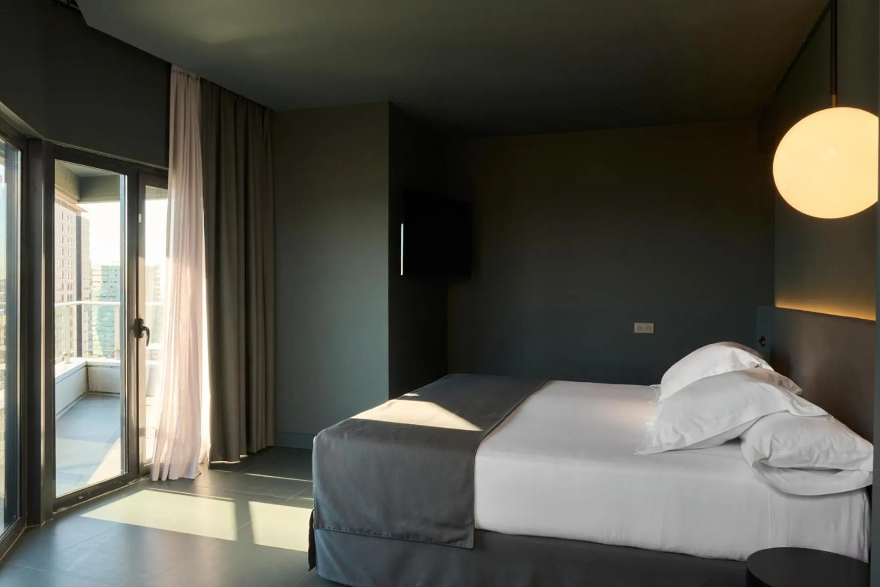 Photo of the whole room, Bed in Barcelona Princess