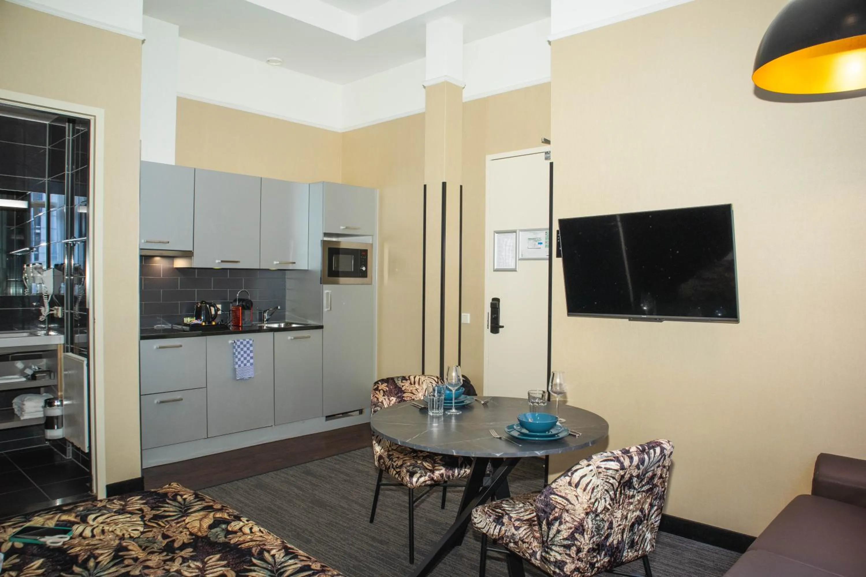 Golden Mansion Apartment Hotel