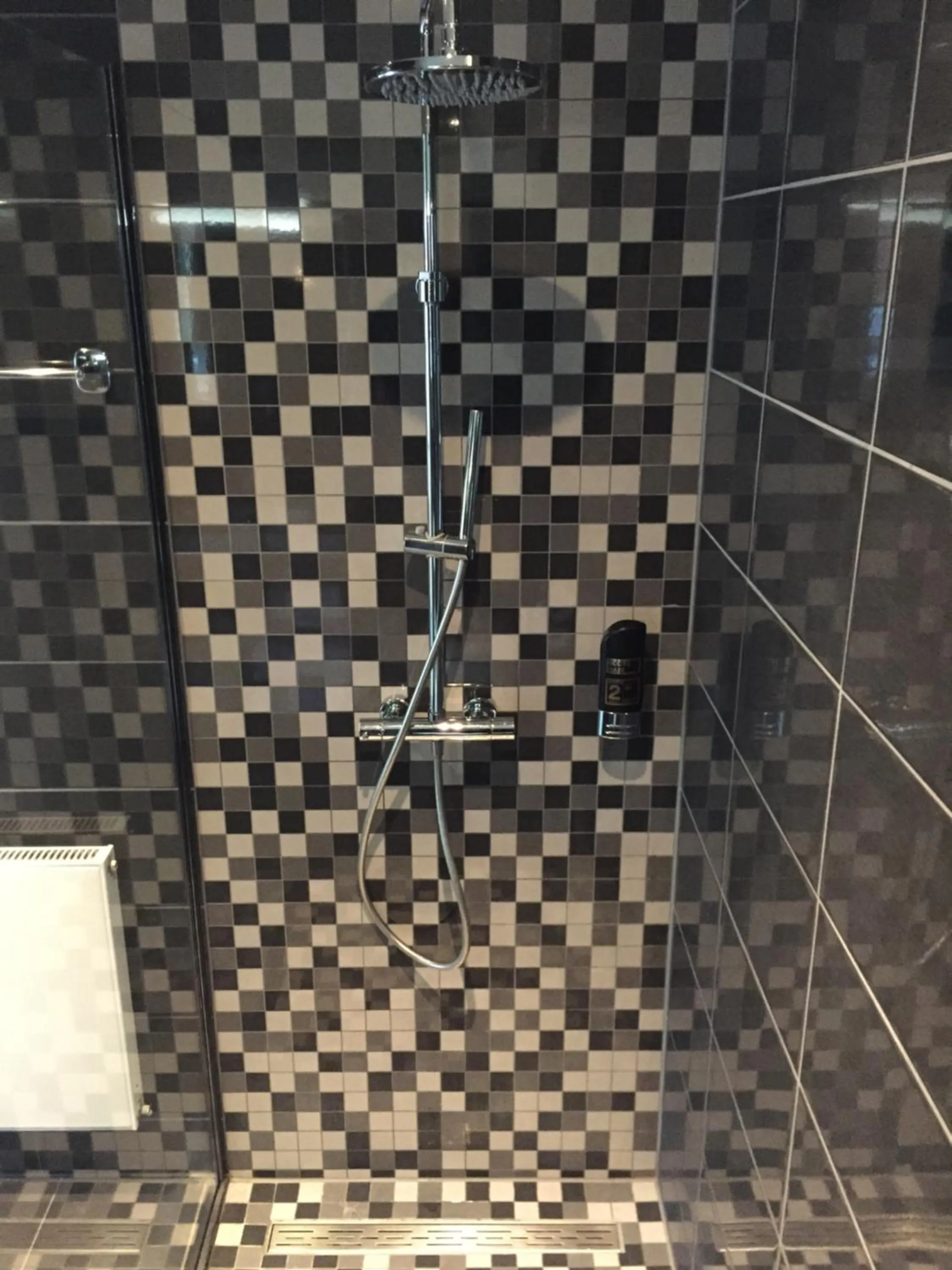 Bathroom in Golden Mansion Apartment Hotel