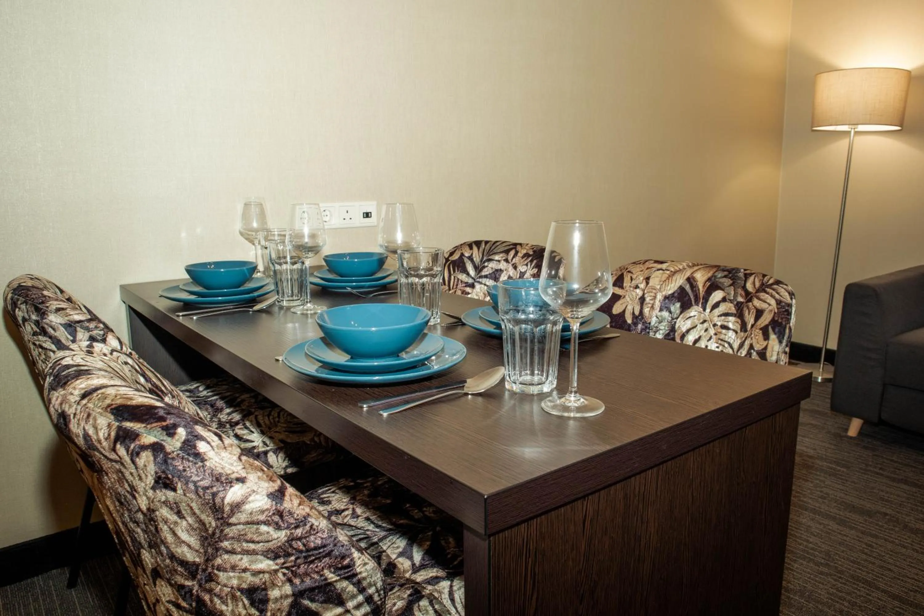 Golden Mansion Apartment Hotel