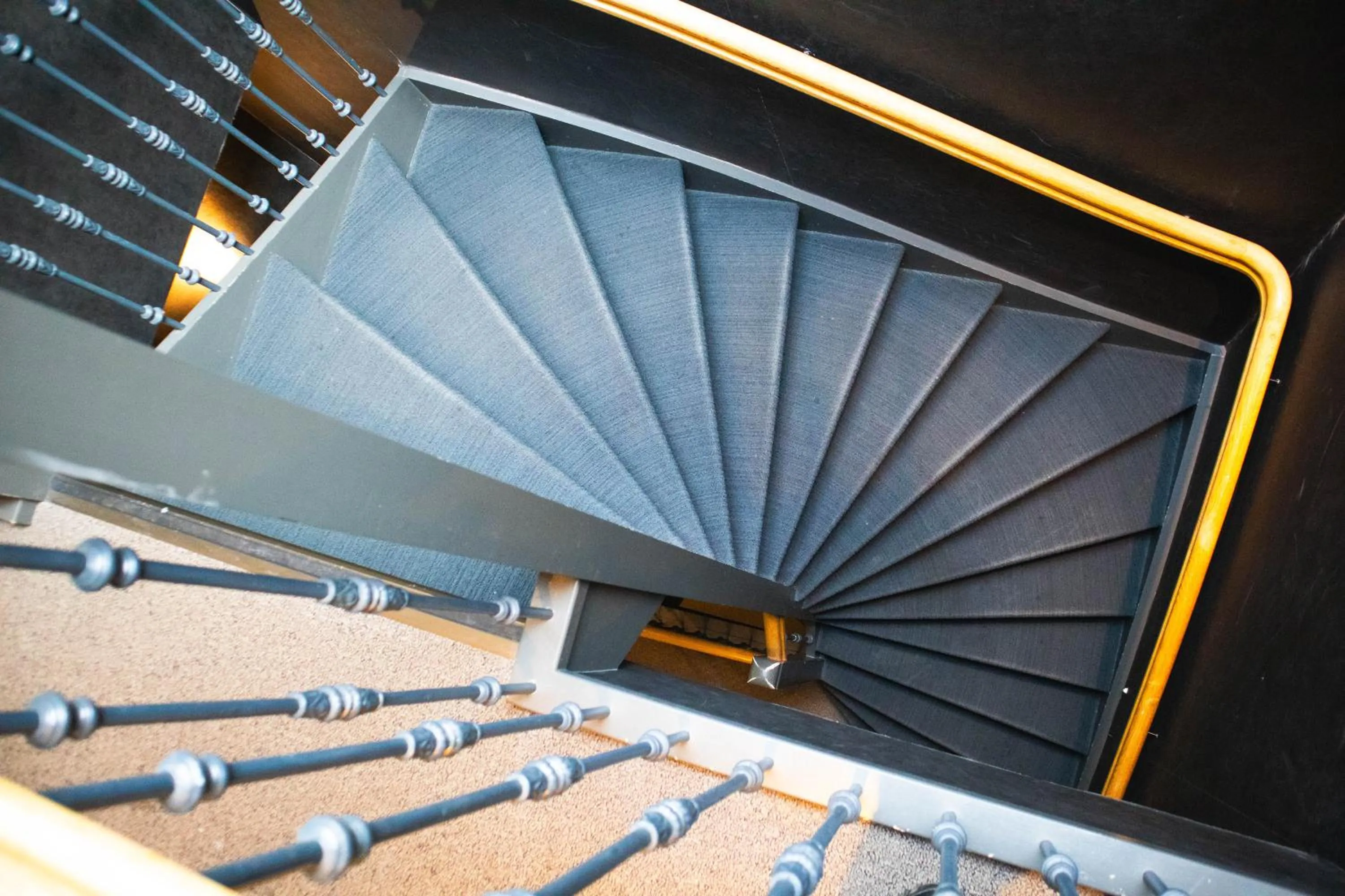 Property building in Golden Mansion Apartment Hotel