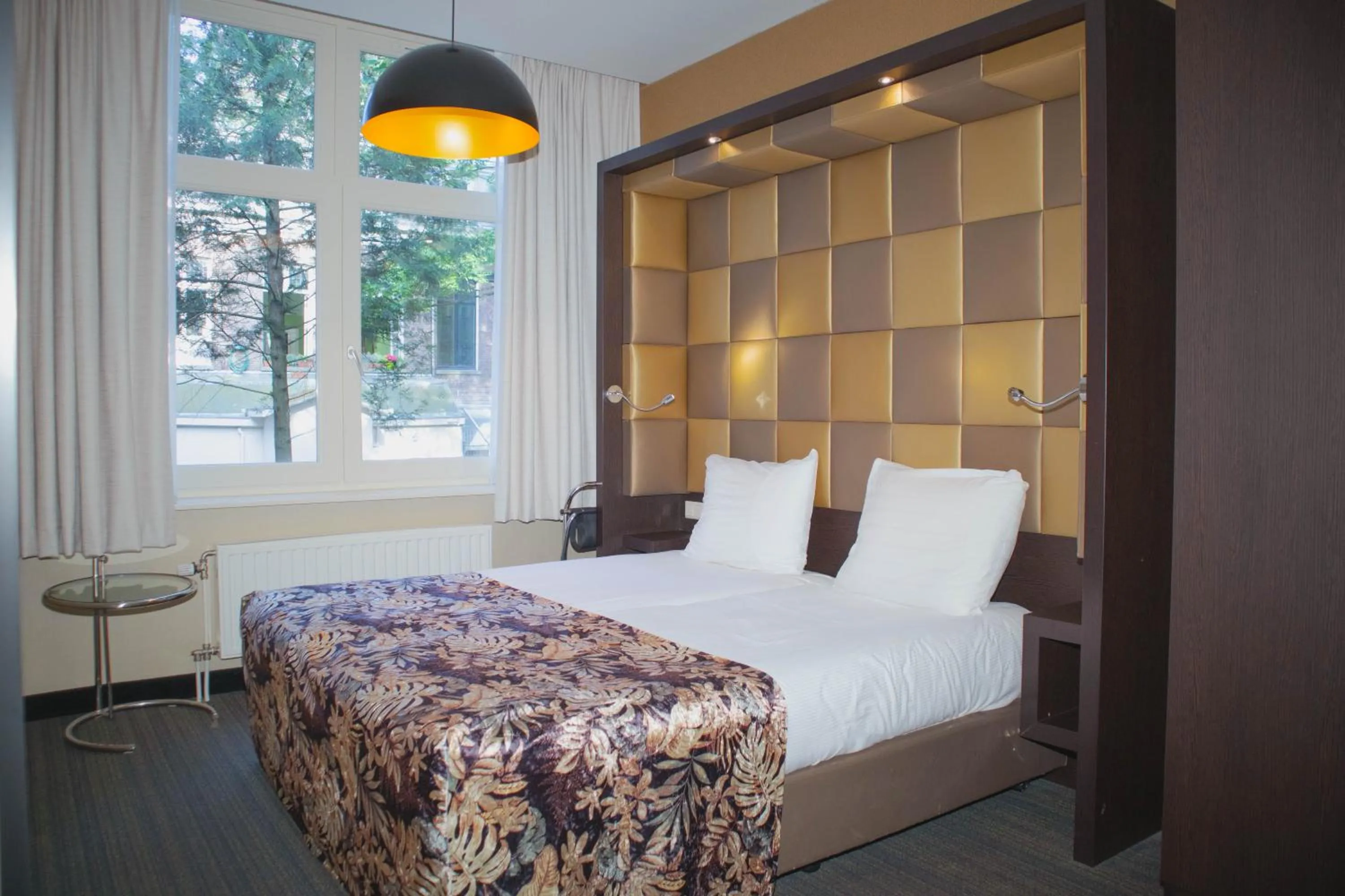 Bedroom, Bed in Golden Mansion Apartment Hotel