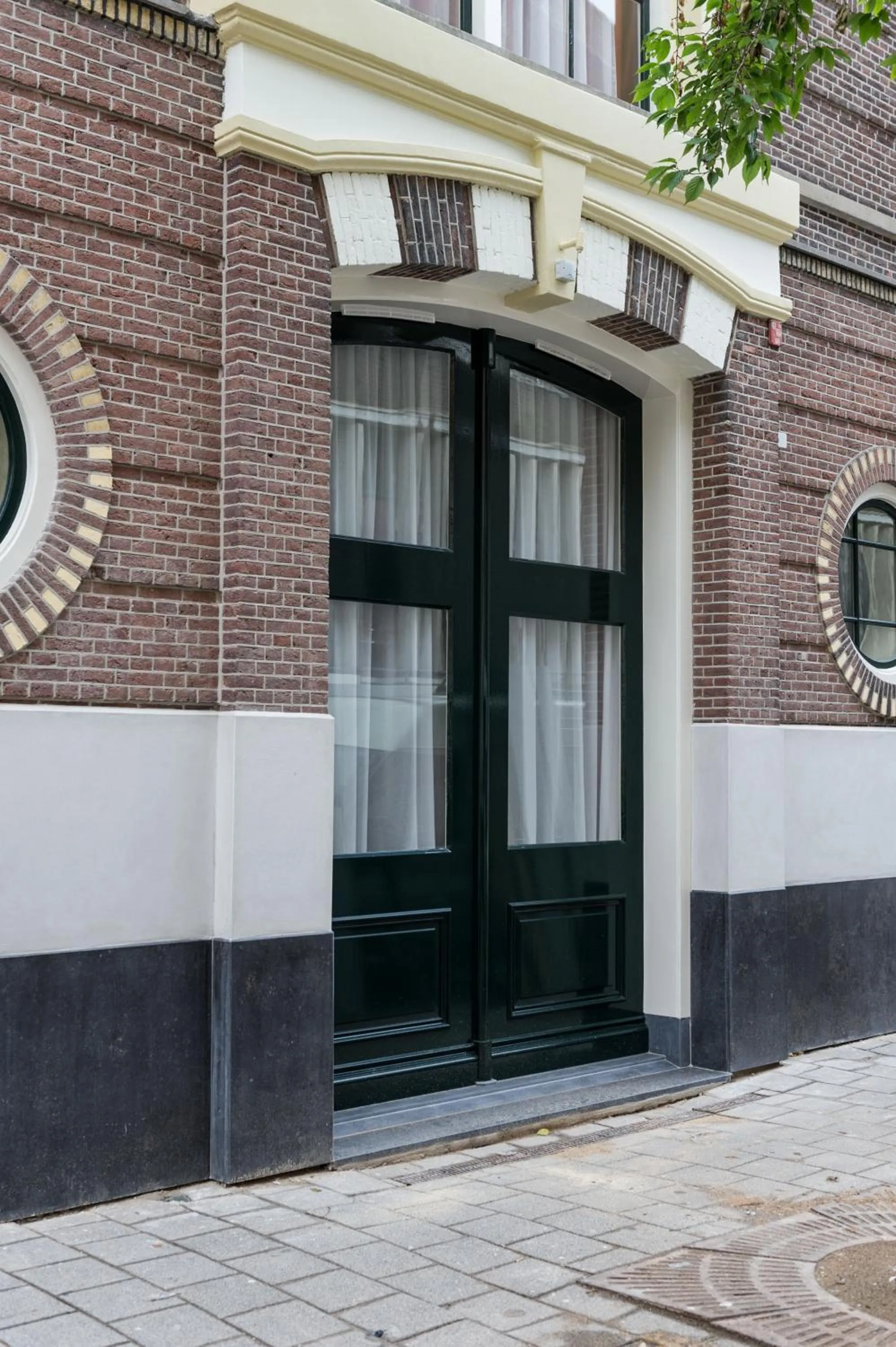 Facade/entrance in Golden Mansion Apartment Hotel