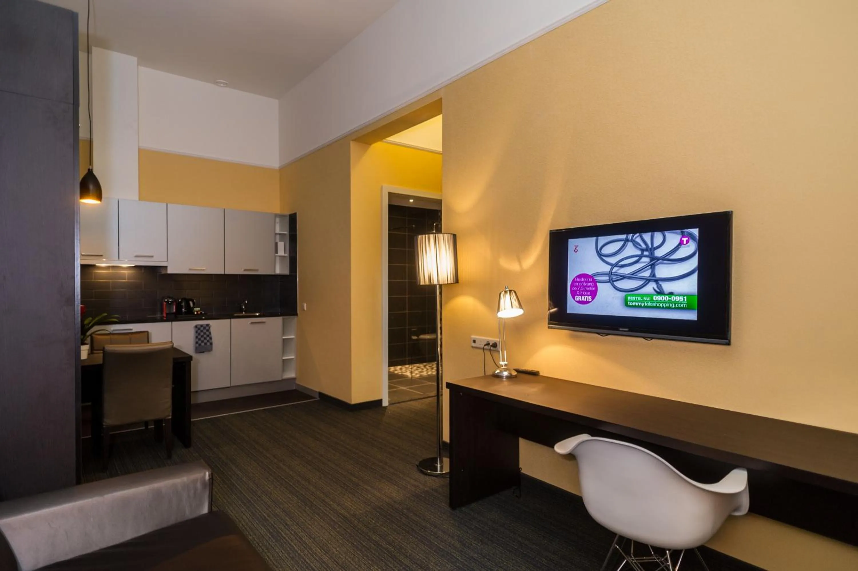 Living room in Golden Mansion Apartment Hotel